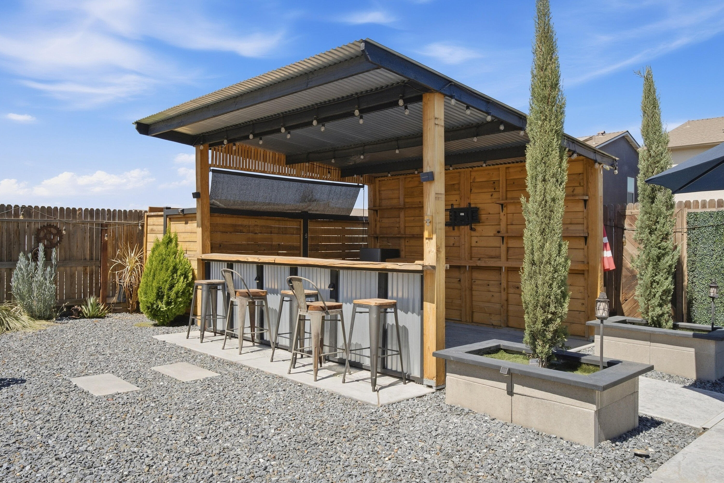 1040 E Reese Ave, Visalia, CA 93292