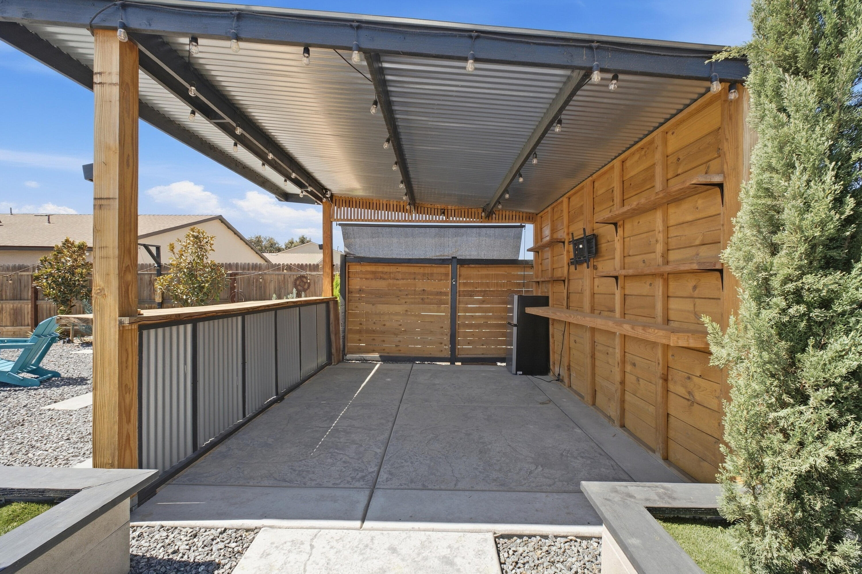 1040 E Reese Ave, Visalia, CA 93292