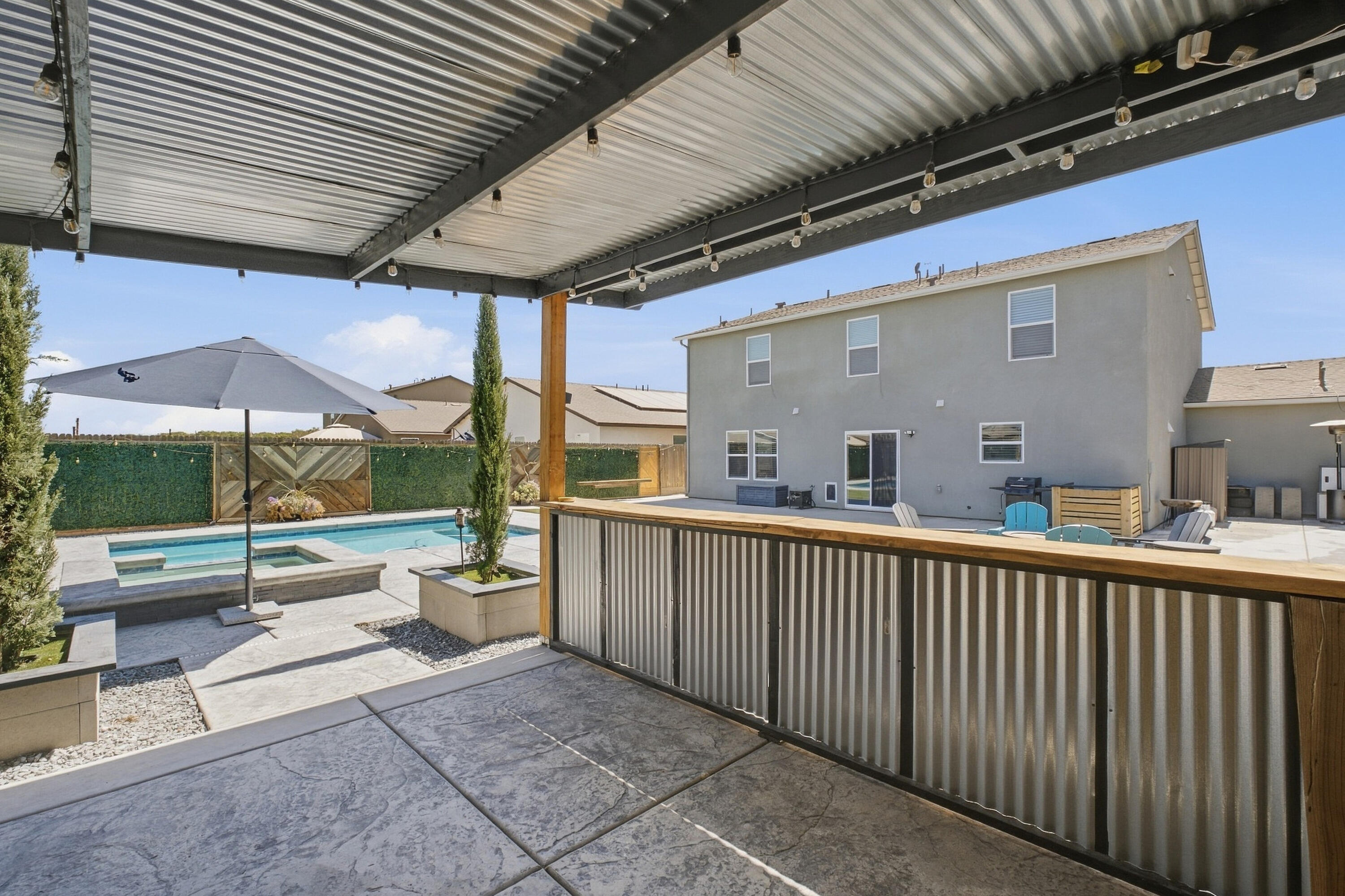 1040 E Reese Ave, Visalia, CA 93292