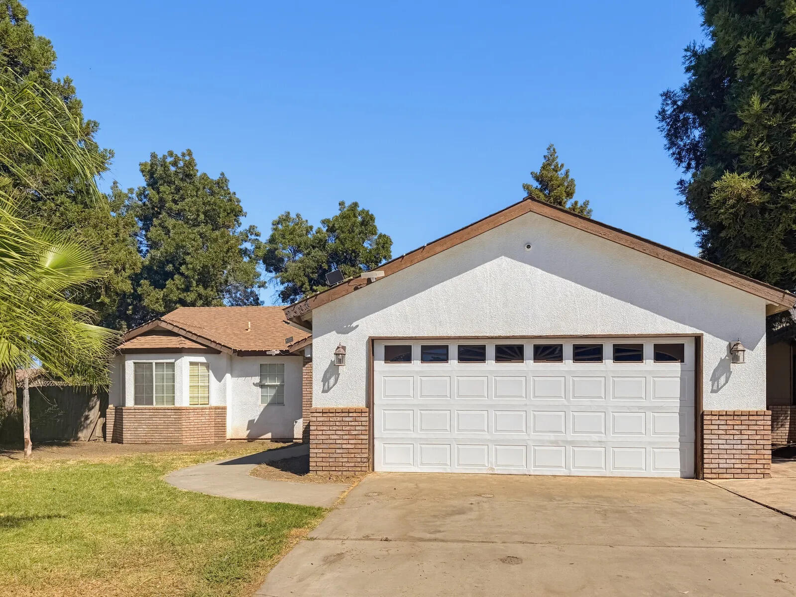 2384 Forest Ct, Porterville, CA 93257