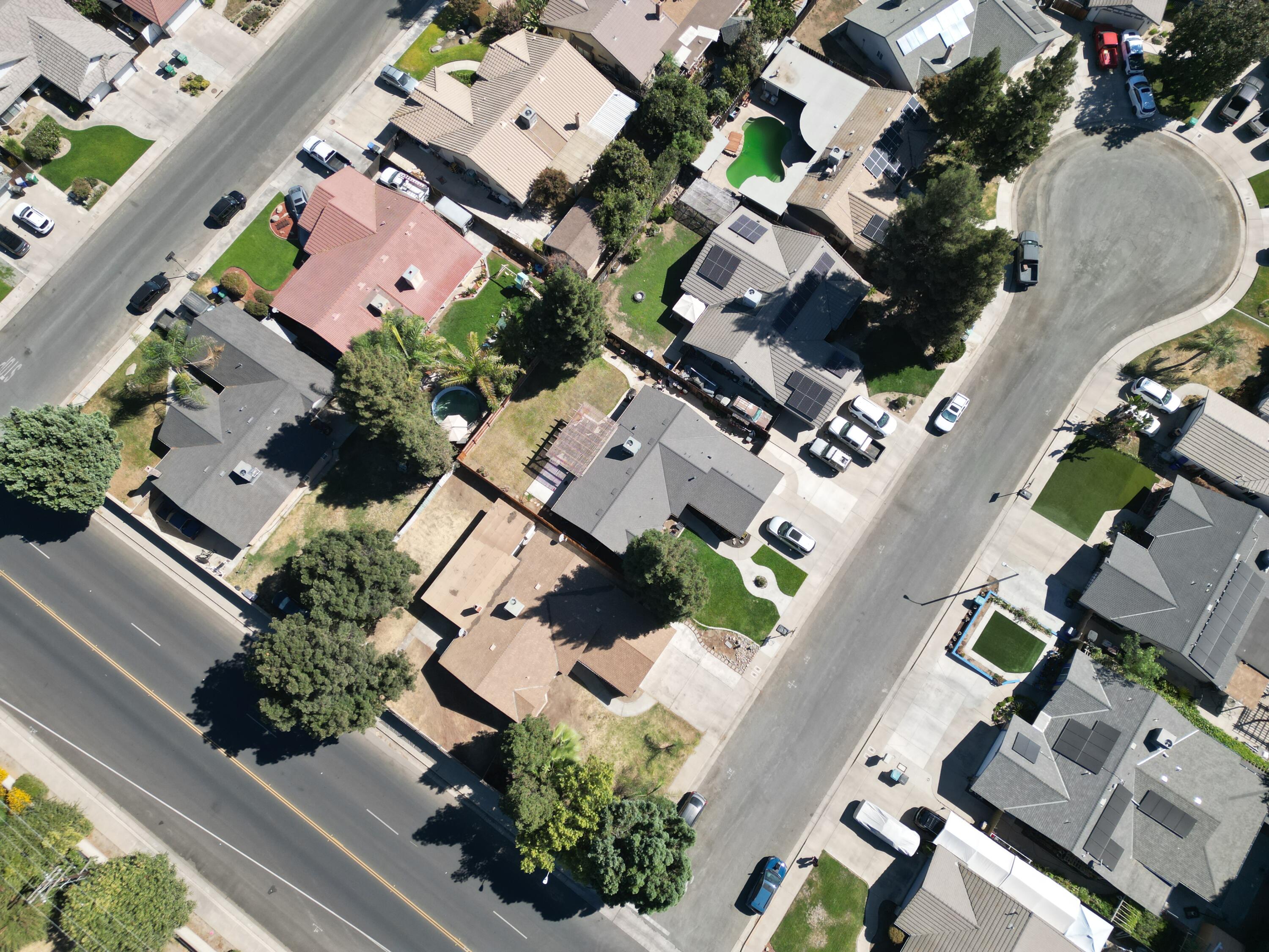 2384 Forest Ct, Porterville, CA 93257
