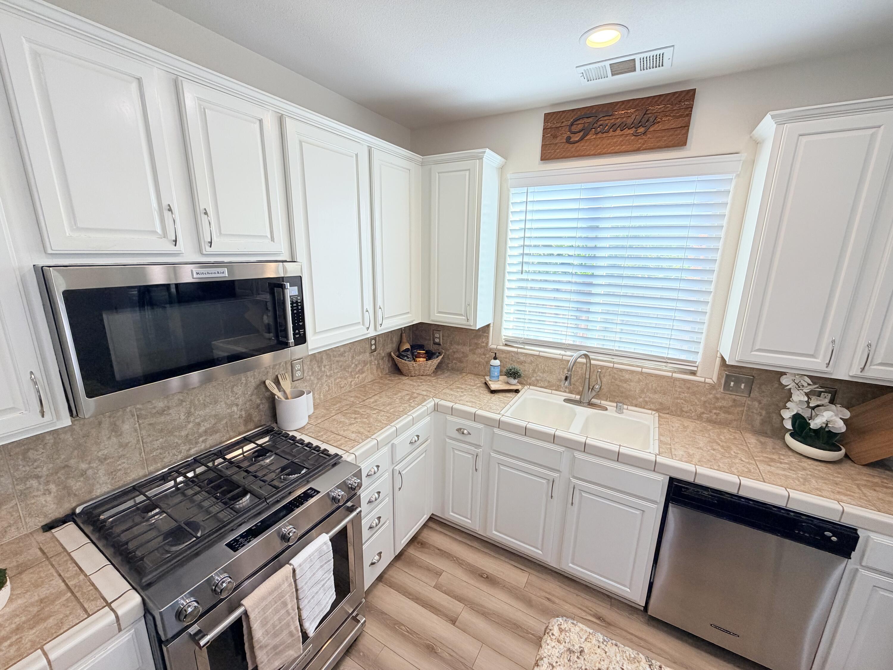 1083 N Wellington, Porterville, CA 93257