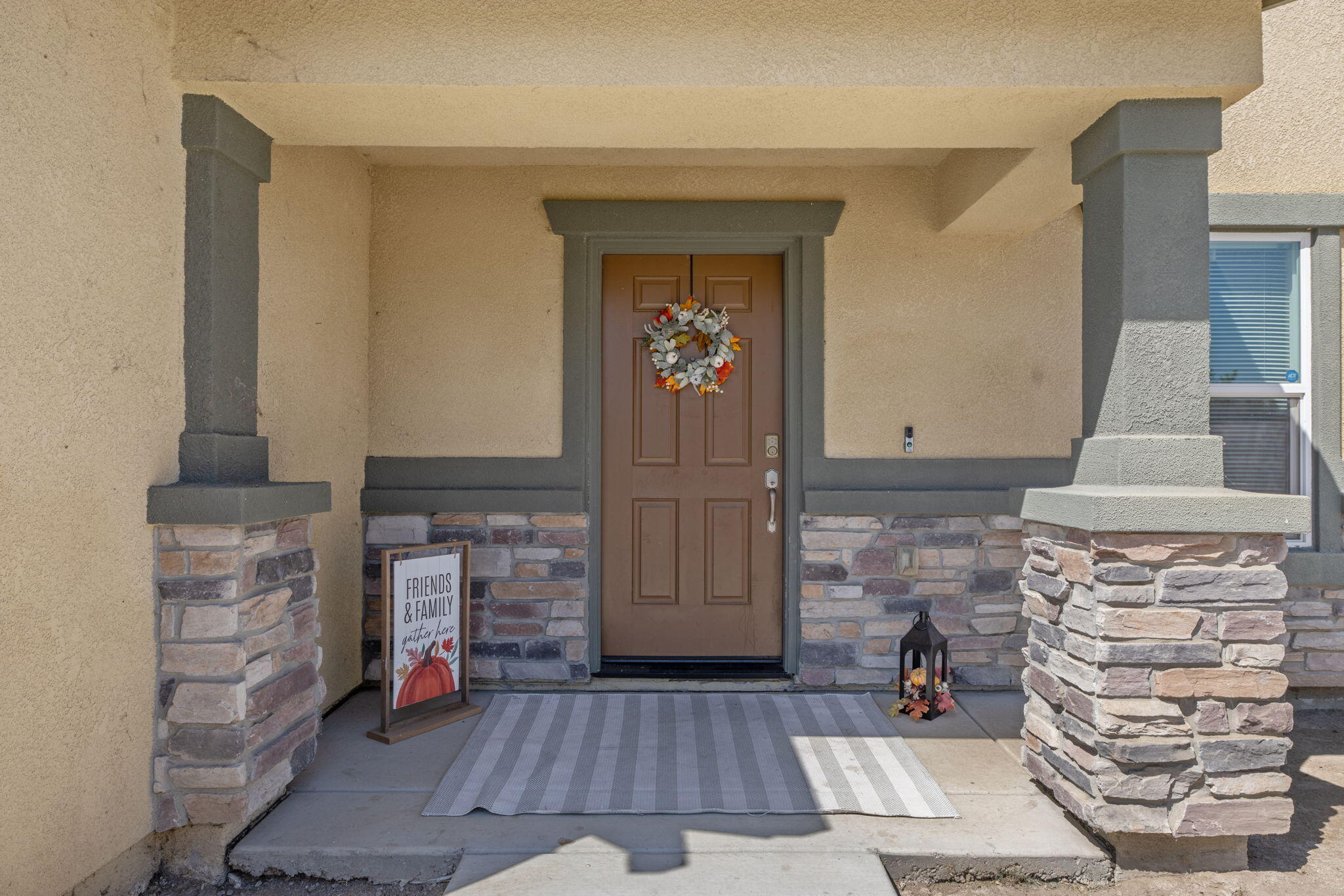 2943 N Clay Ct, Visalia, CA 93291