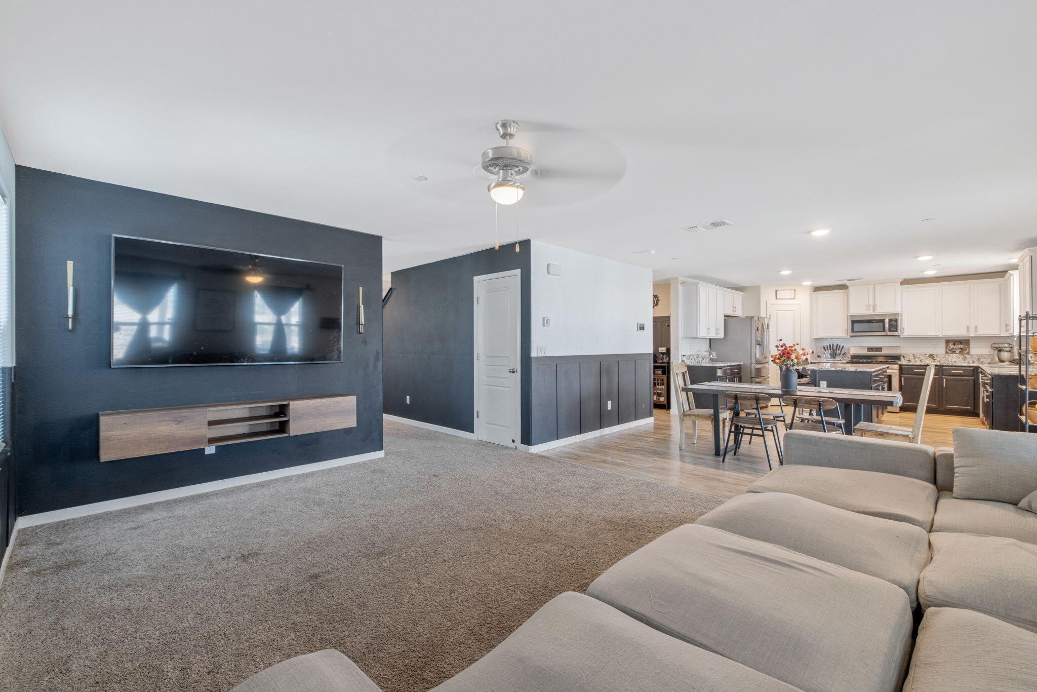 2943 N Clay Ct, Visalia, CA 93291