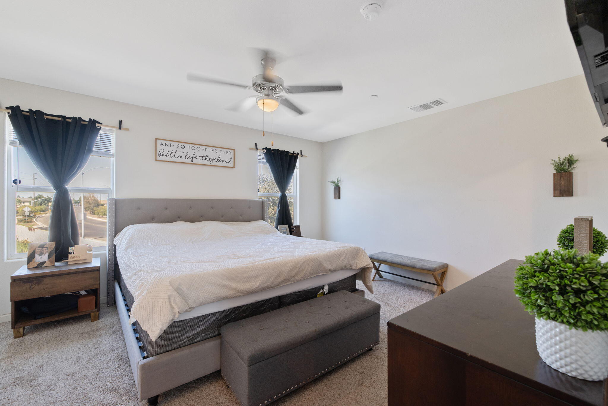 2943 N Clay Ct, Visalia, CA 93291
