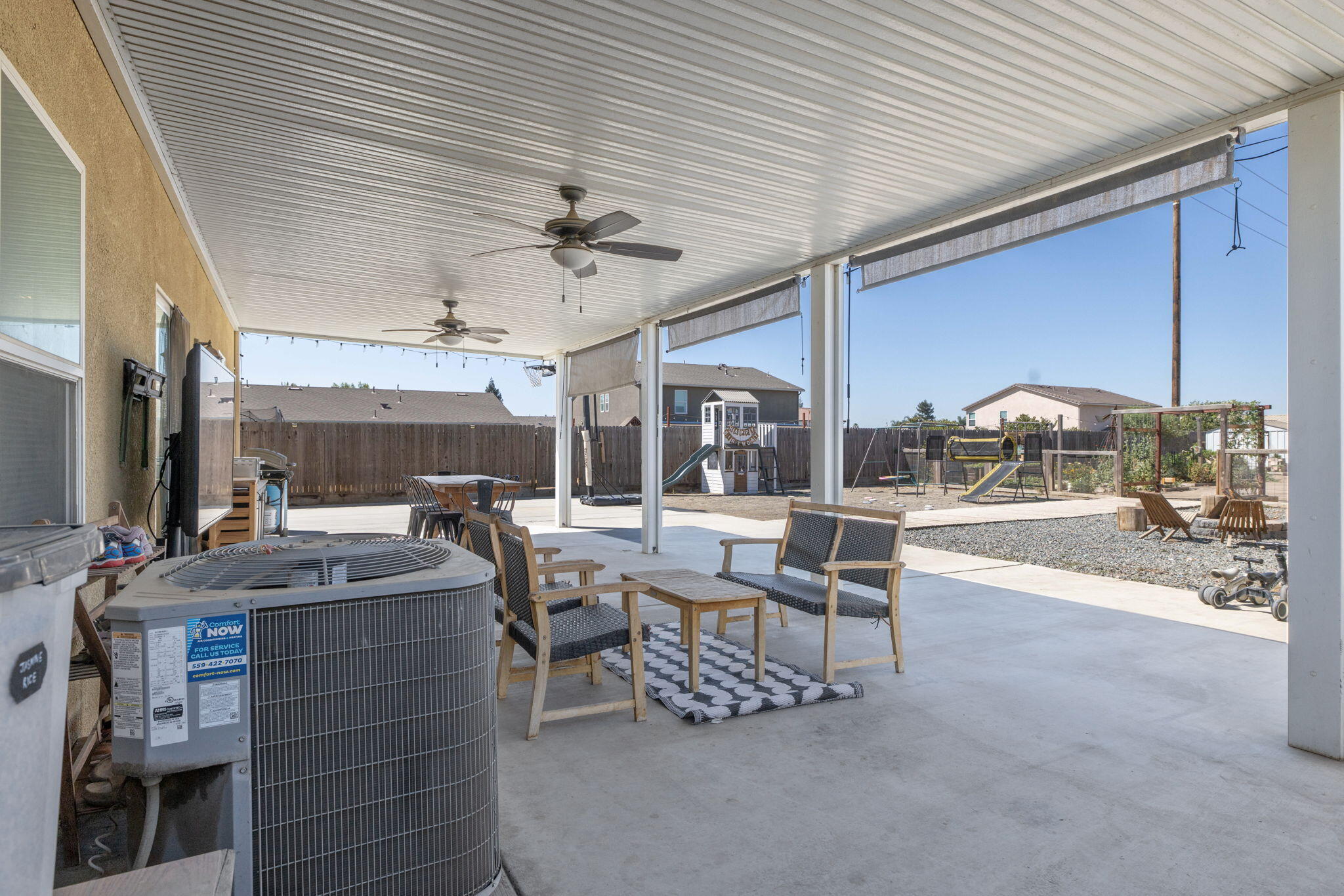 2943 N Clay Ct, Visalia, CA 93291
