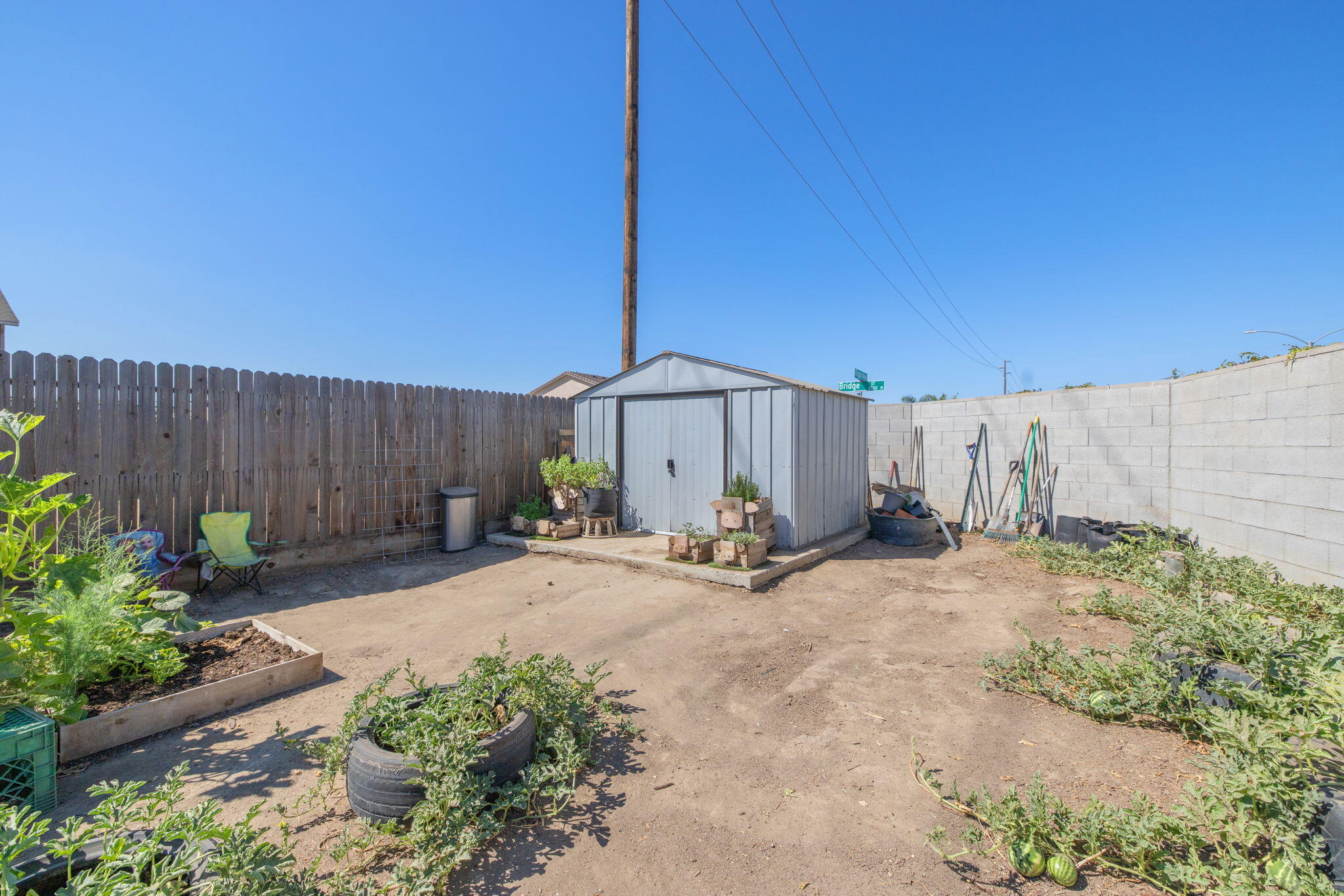 2943 N Clay Ct, Visalia, CA 93291