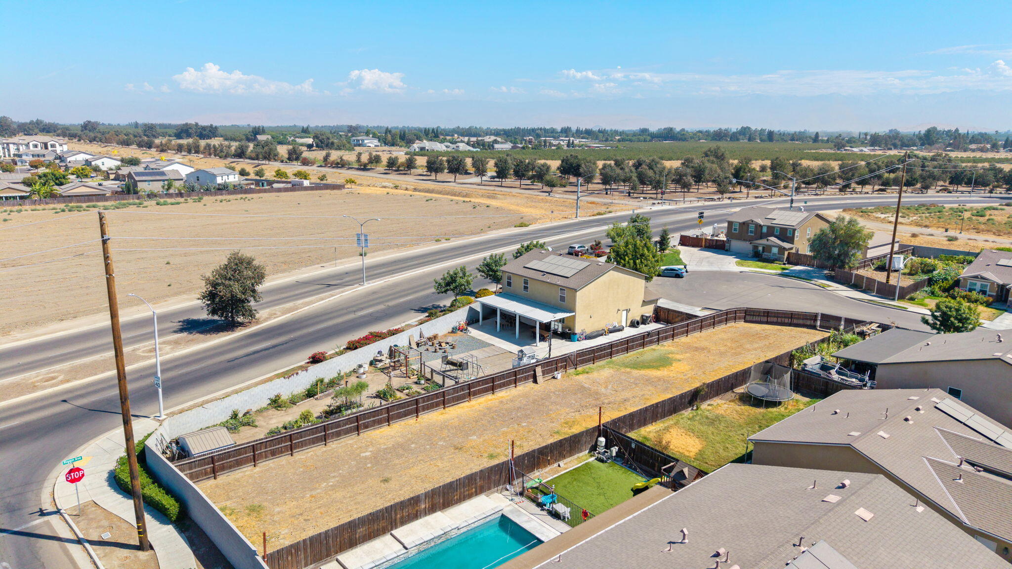 2943 N Clay Ct, Visalia, CA 93291
