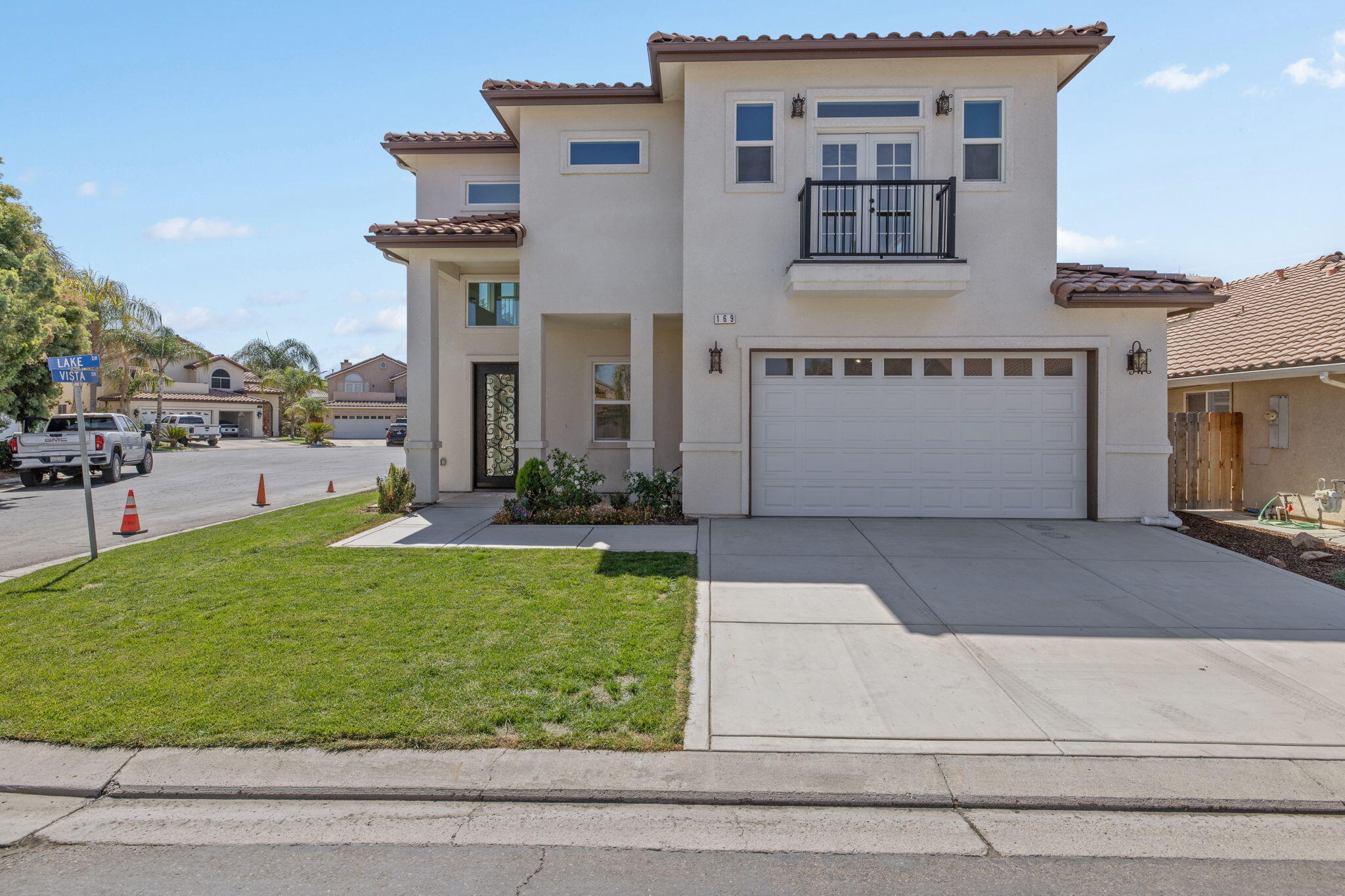 169 Lake Dr, Lemoore, CA 93245