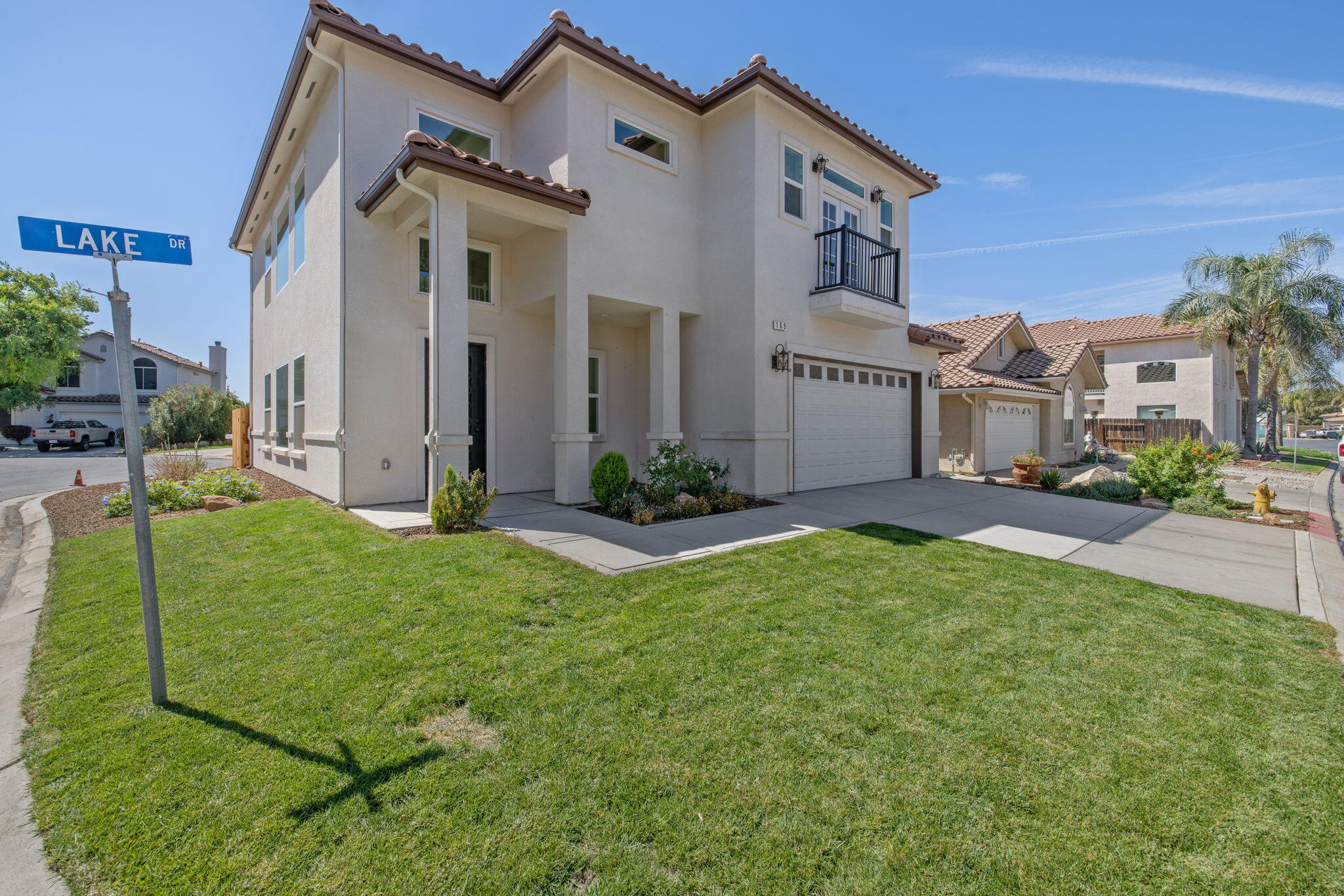169 Lake Dr, Lemoore, CA 93245