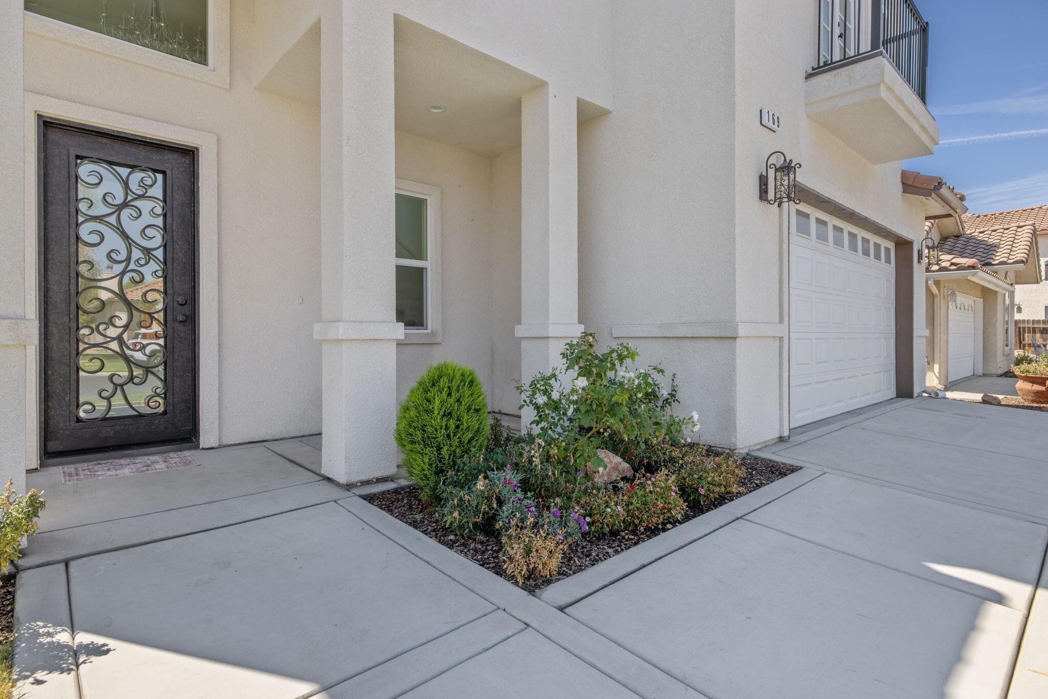 169 Lake Dr, Lemoore, CA 93245