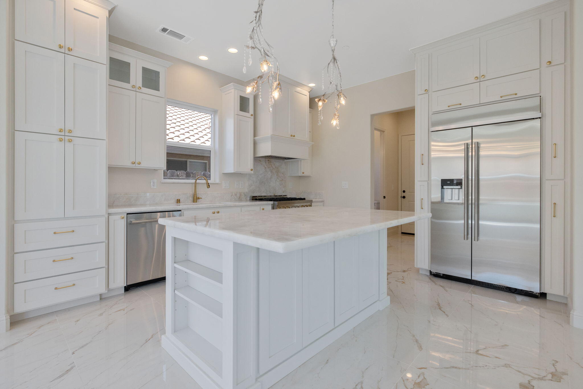 169 Lake Dr, Lemoore, CA 93245