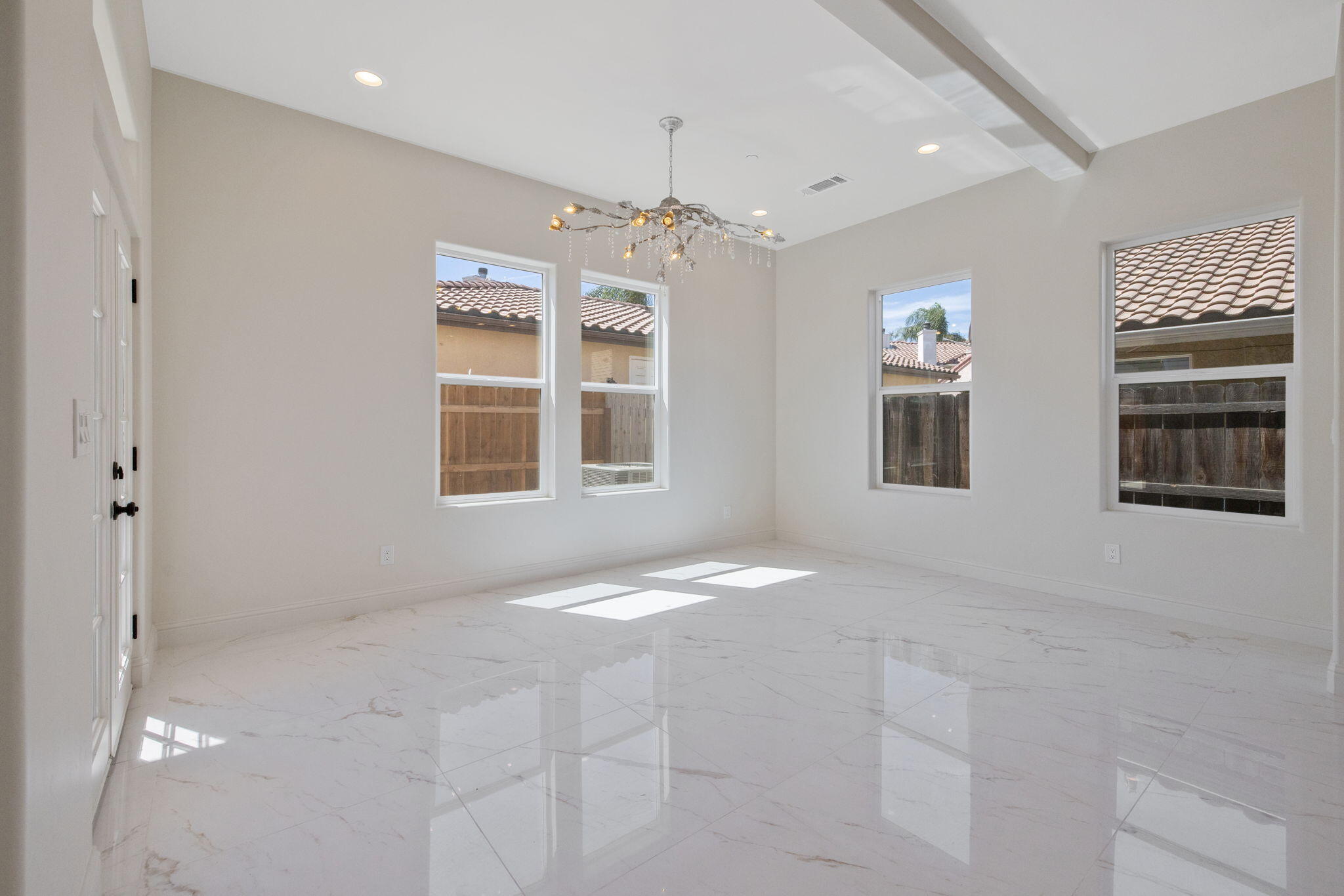 169 Lake Dr, Lemoore, CA 93245