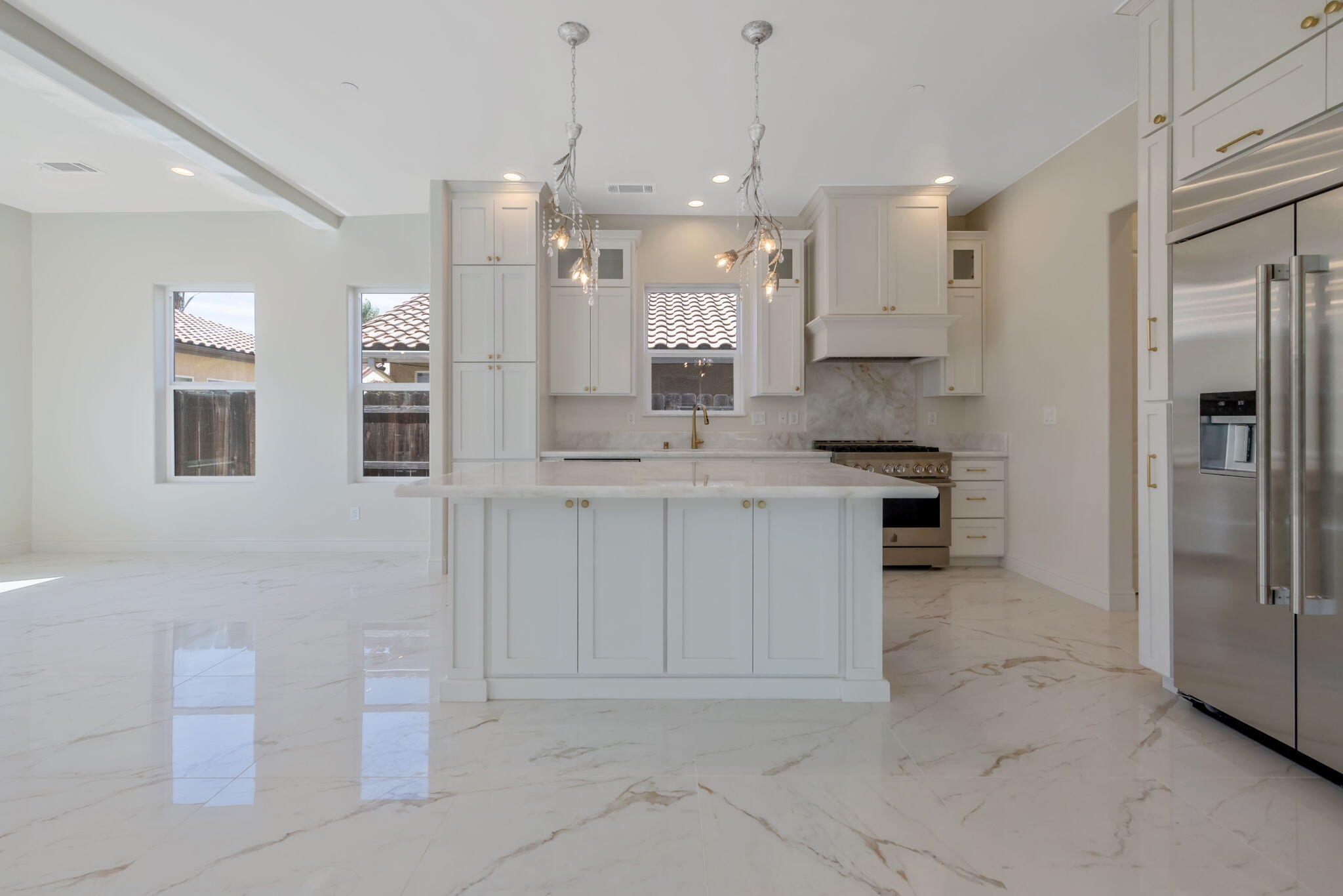 169 Lake Dr, Lemoore, CA 93245