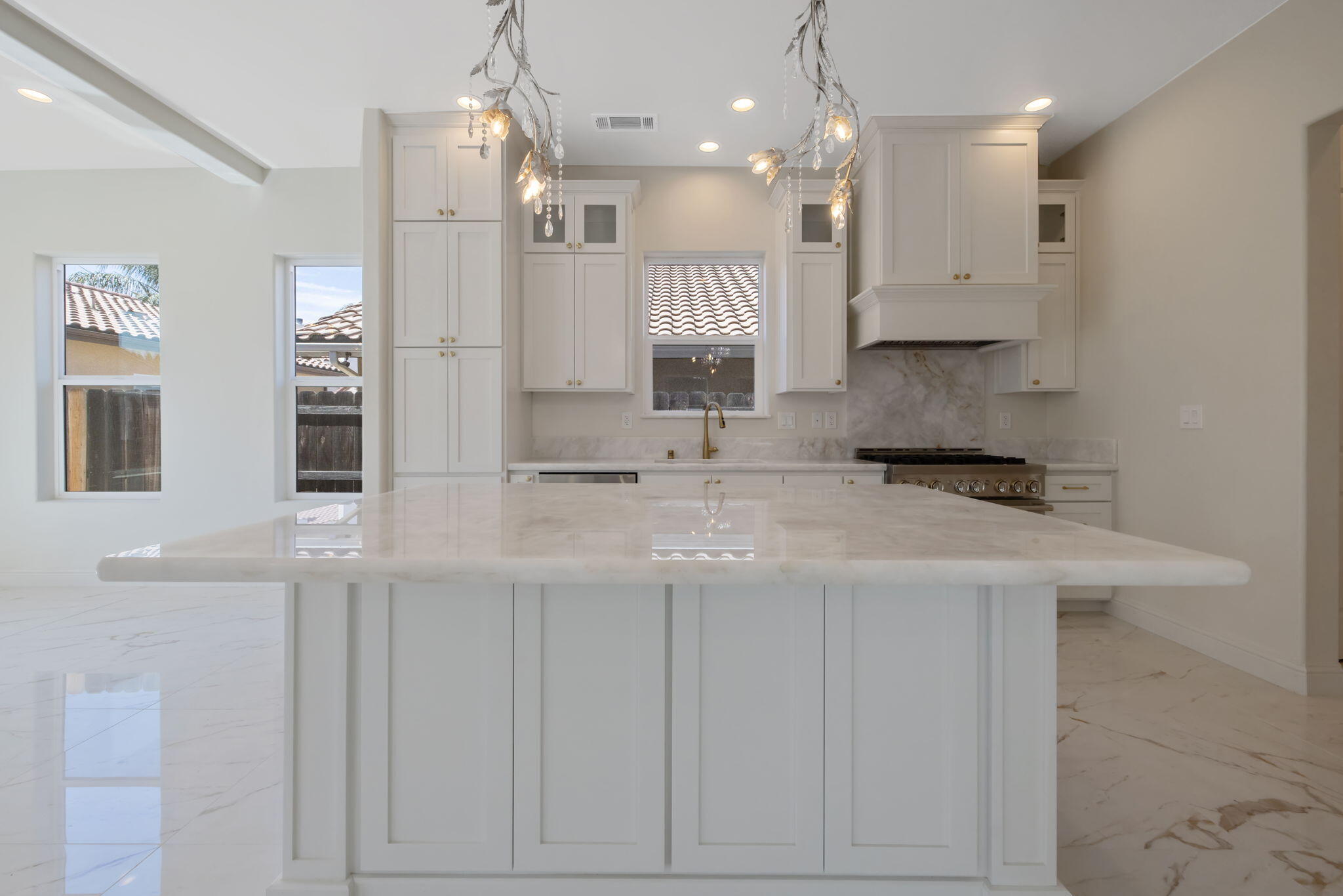 169 Lake Dr, Lemoore, CA 93245
