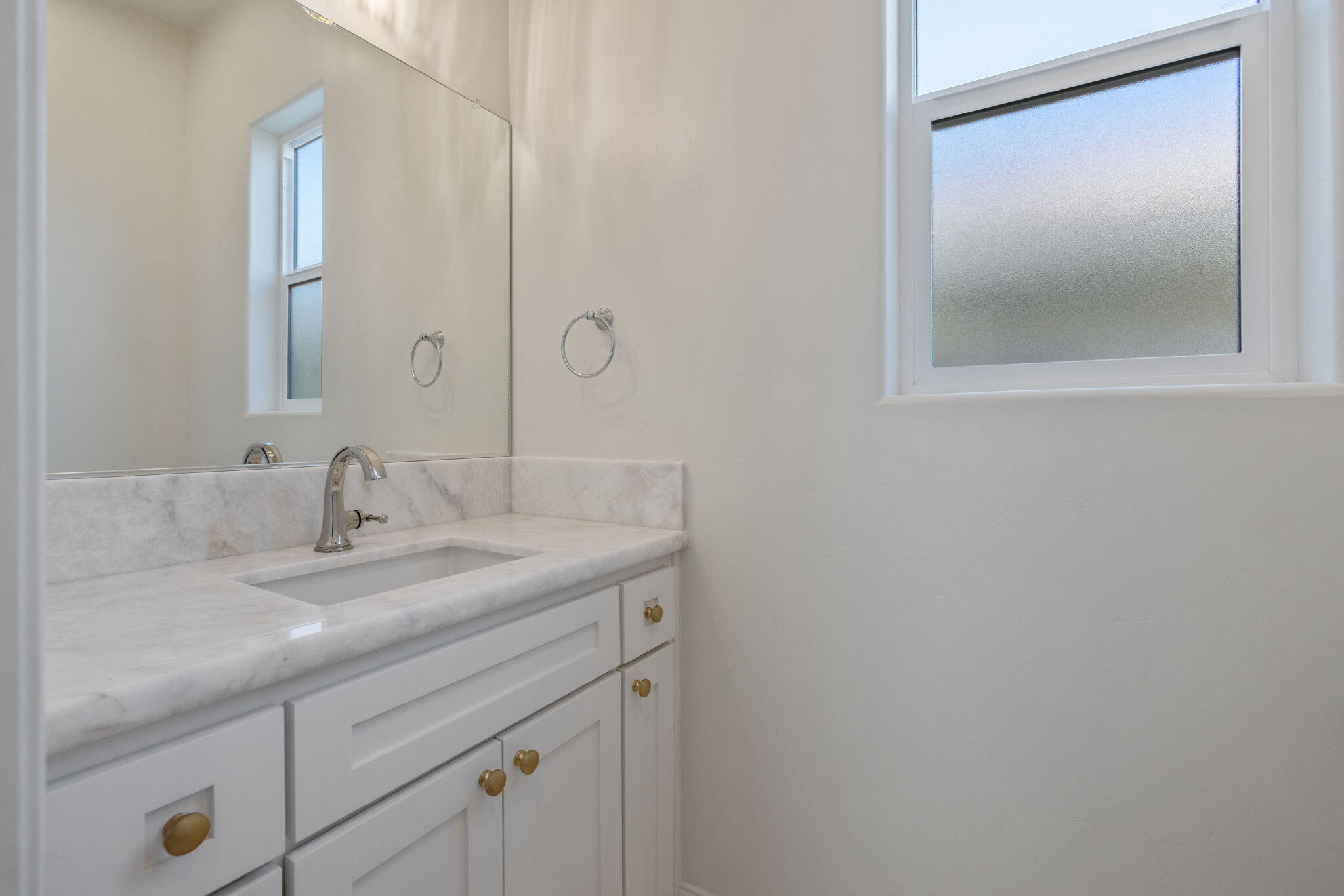 169 Lake Dr, Lemoore, CA 93245