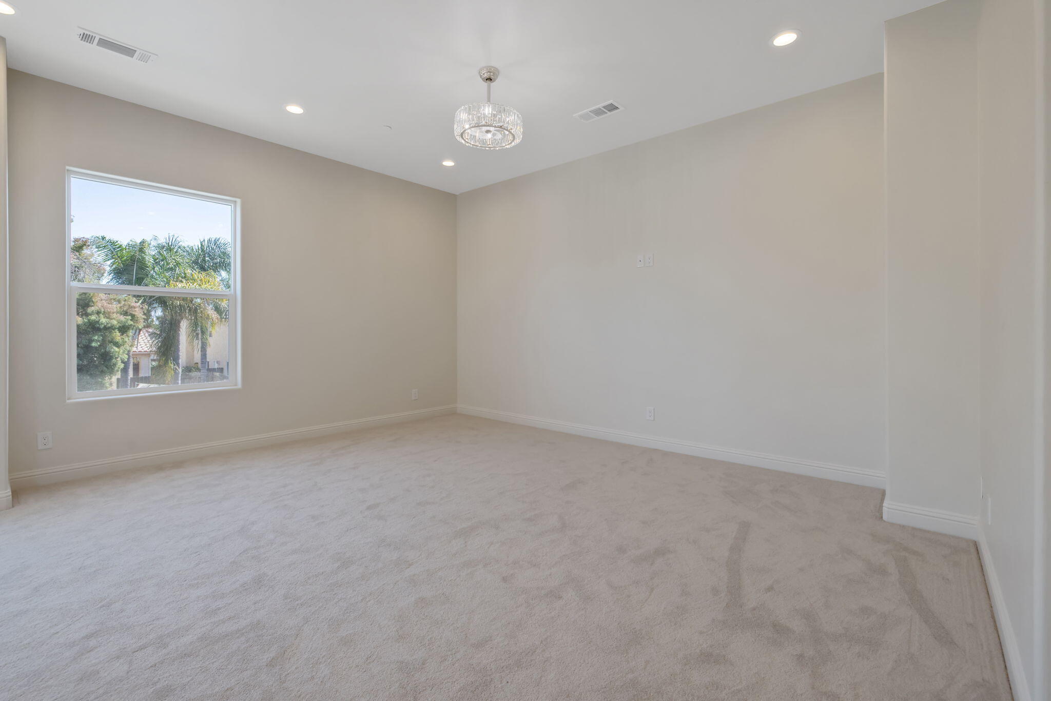 169 Lake Dr, Lemoore, CA 93245