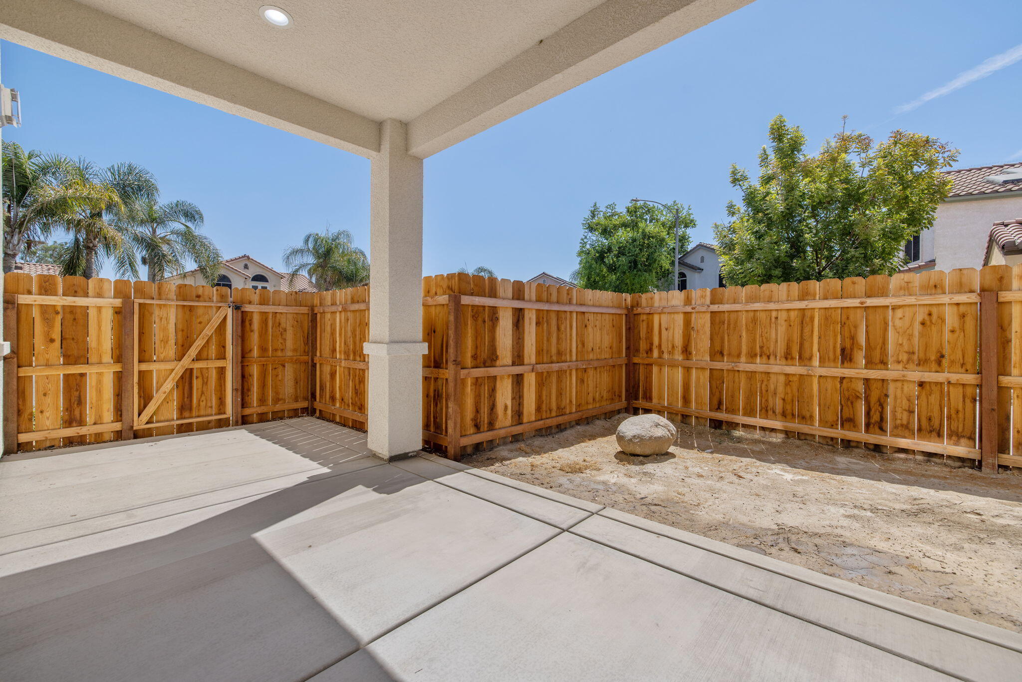 169 Lake Dr, Lemoore, CA 93245