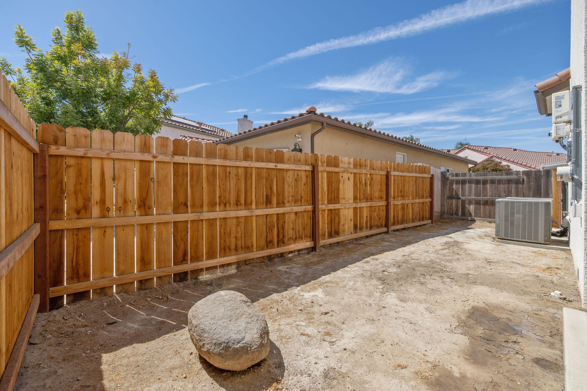 169 Lake Dr, Lemoore, CA 93245