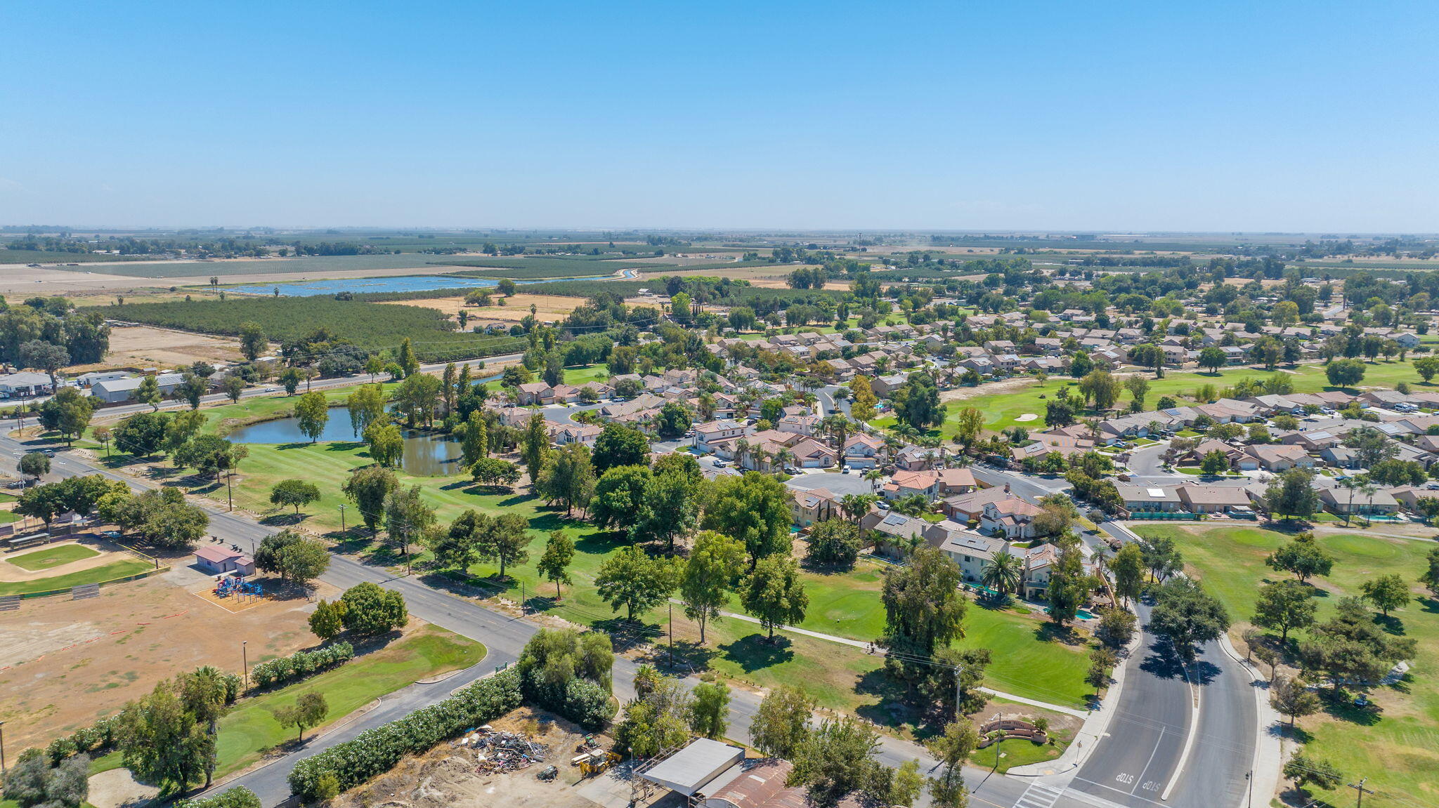 169 Lake Dr, Lemoore, CA 93245