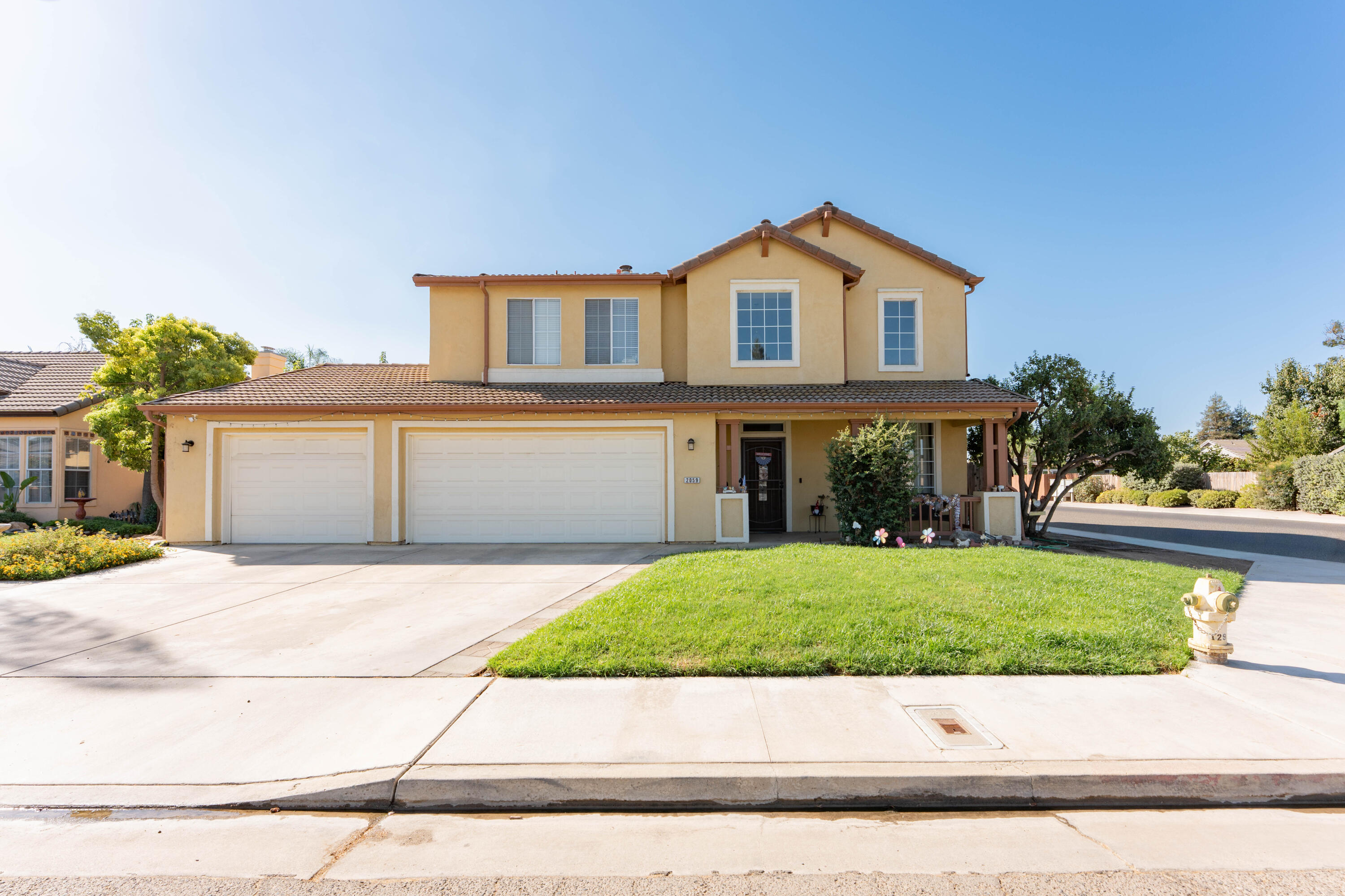 2059 W Cheryll Ct, Porterville, CA 93257