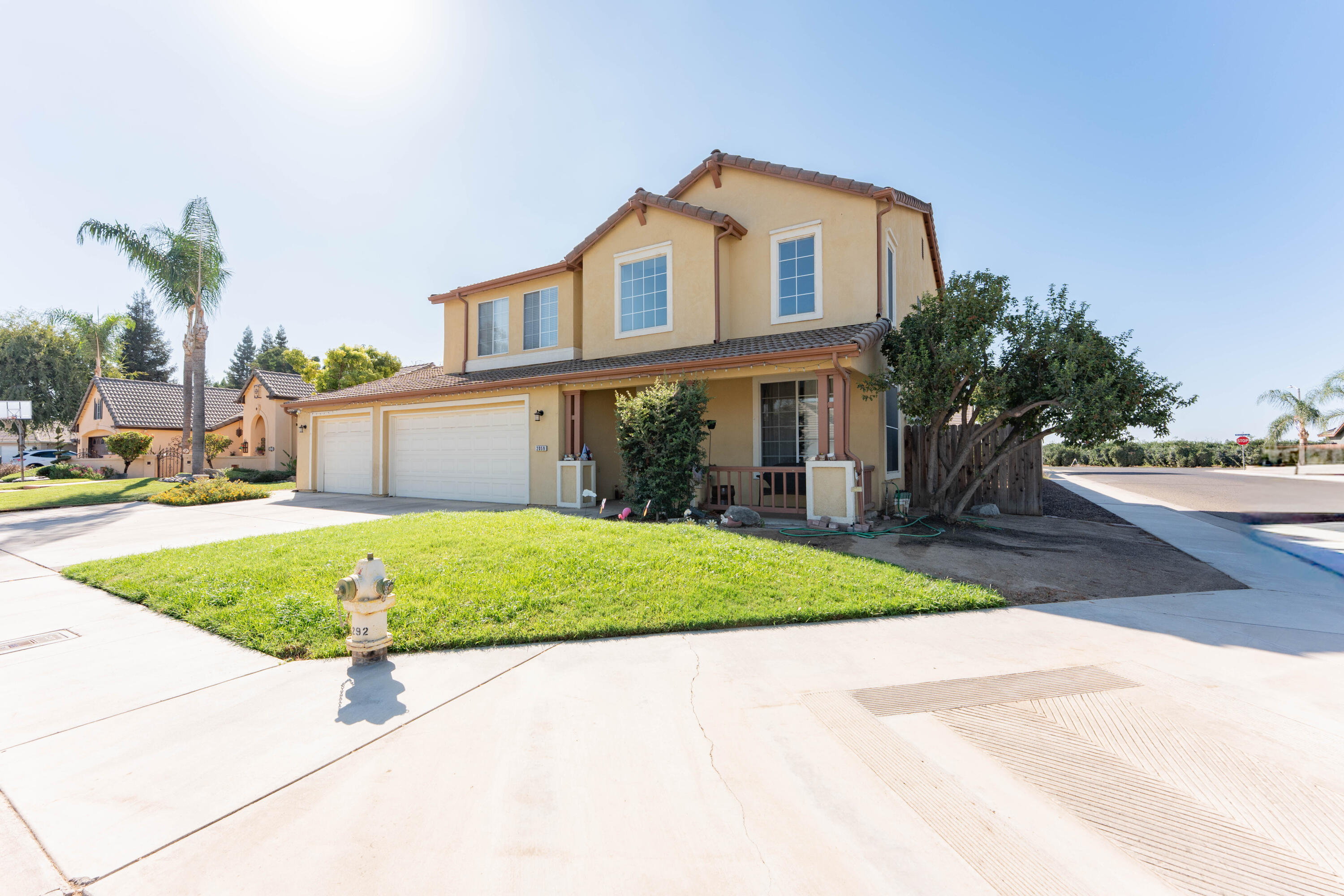 2059 W Cheryll Ct, Porterville, CA 93257