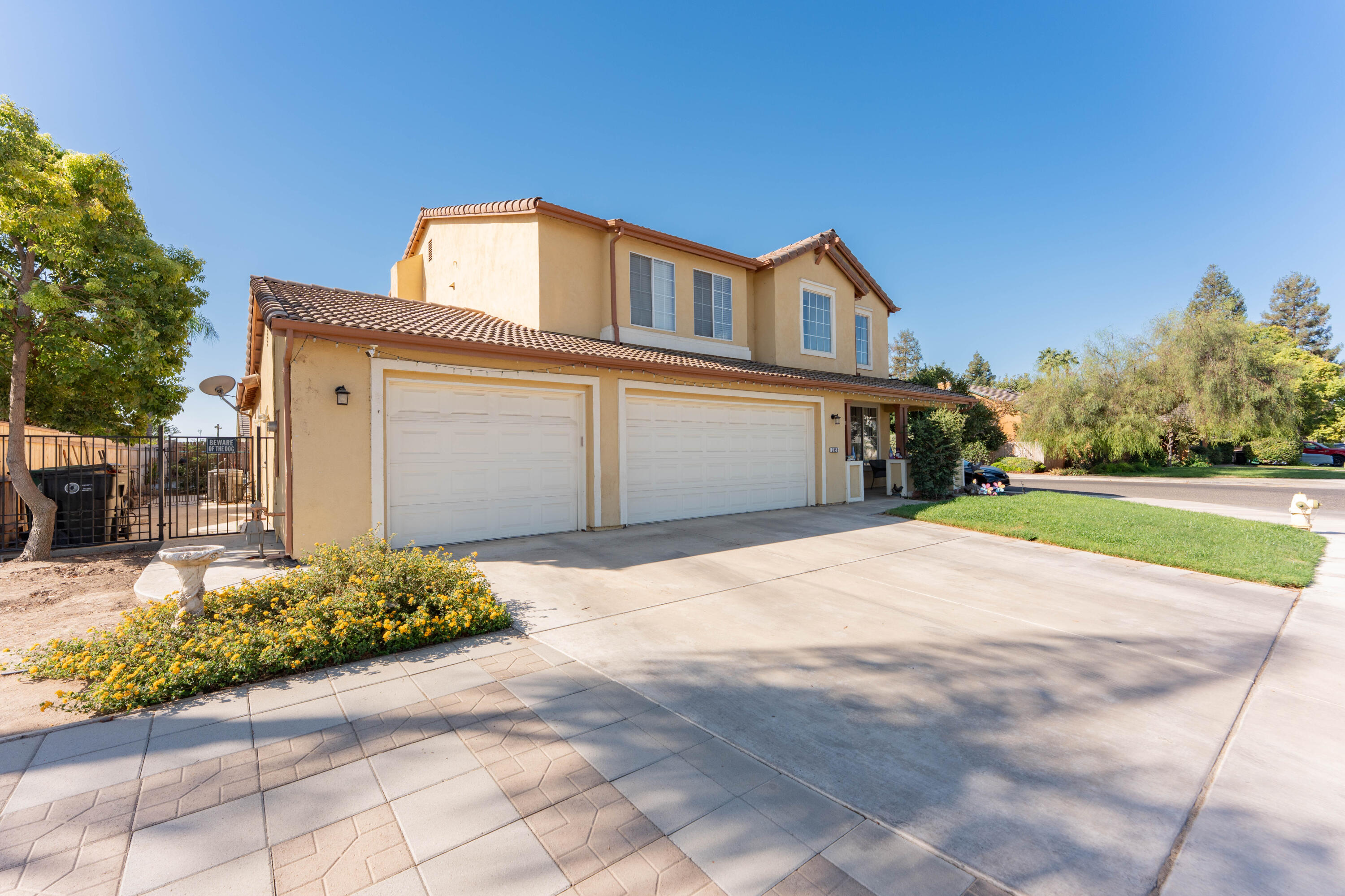 2059 W Cheryll Ct, Porterville, CA 93257