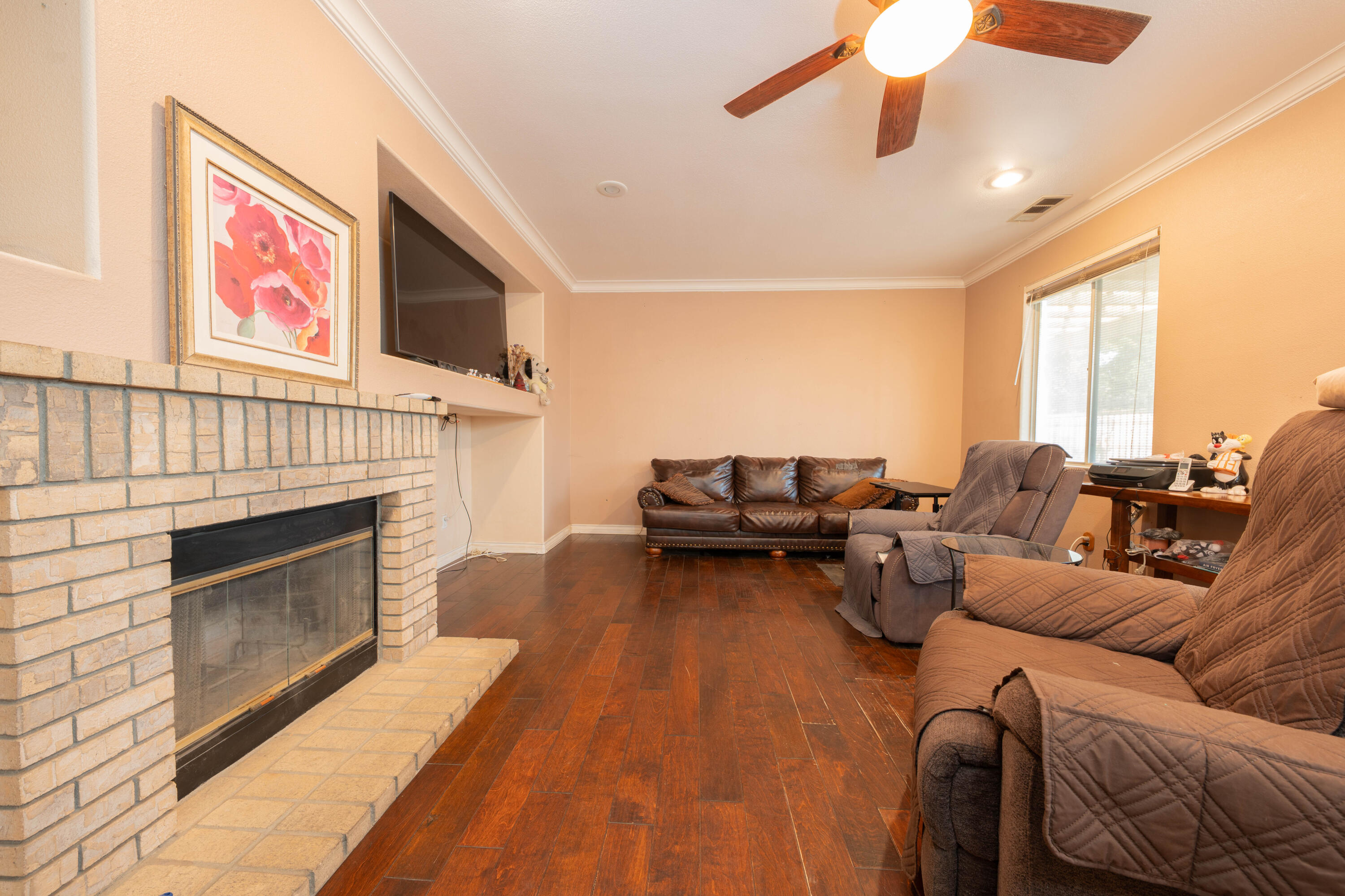 2059 W Cheryll Ct, Porterville, CA 93257