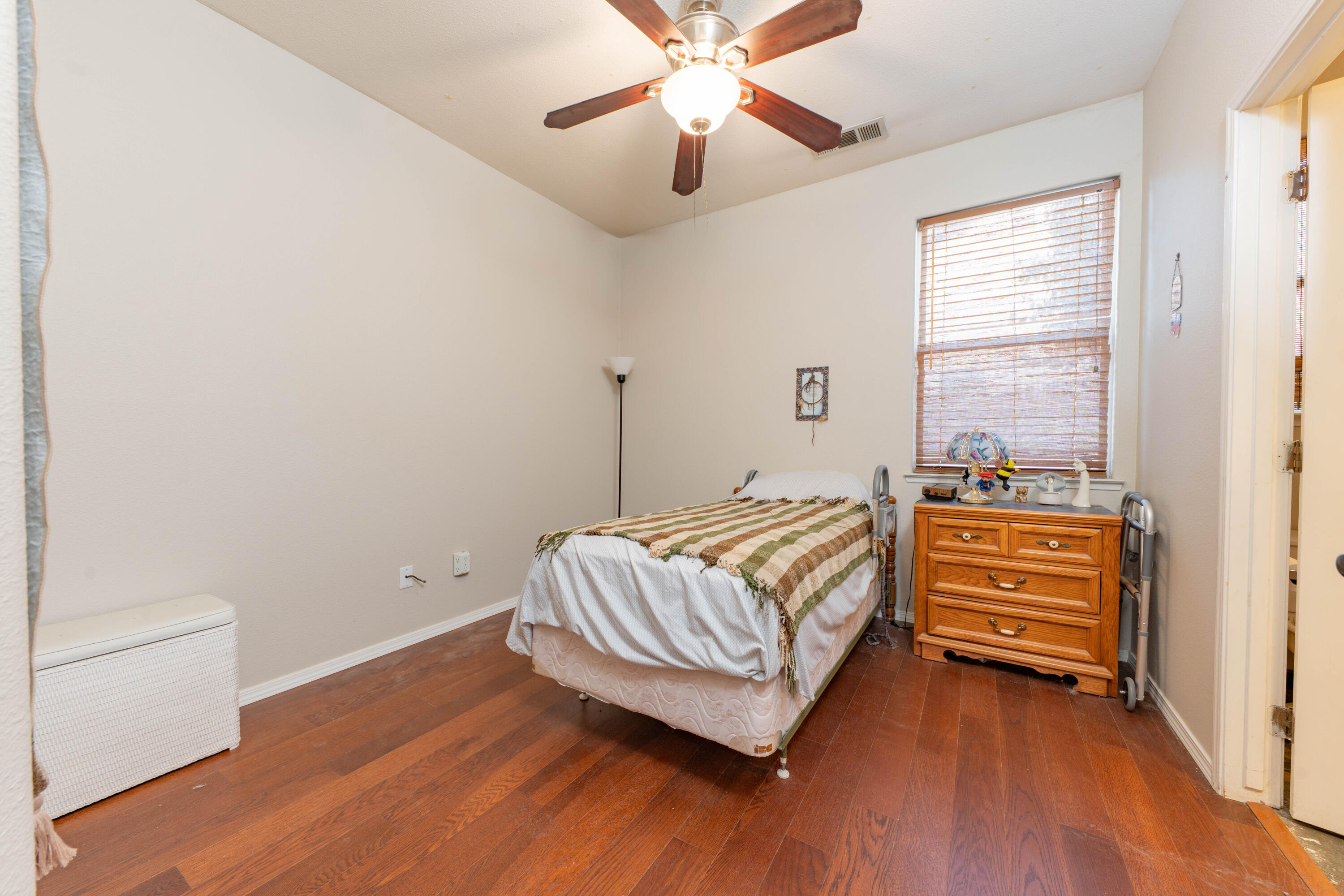 2059 W Cheryll Ct, Porterville, CA 93257