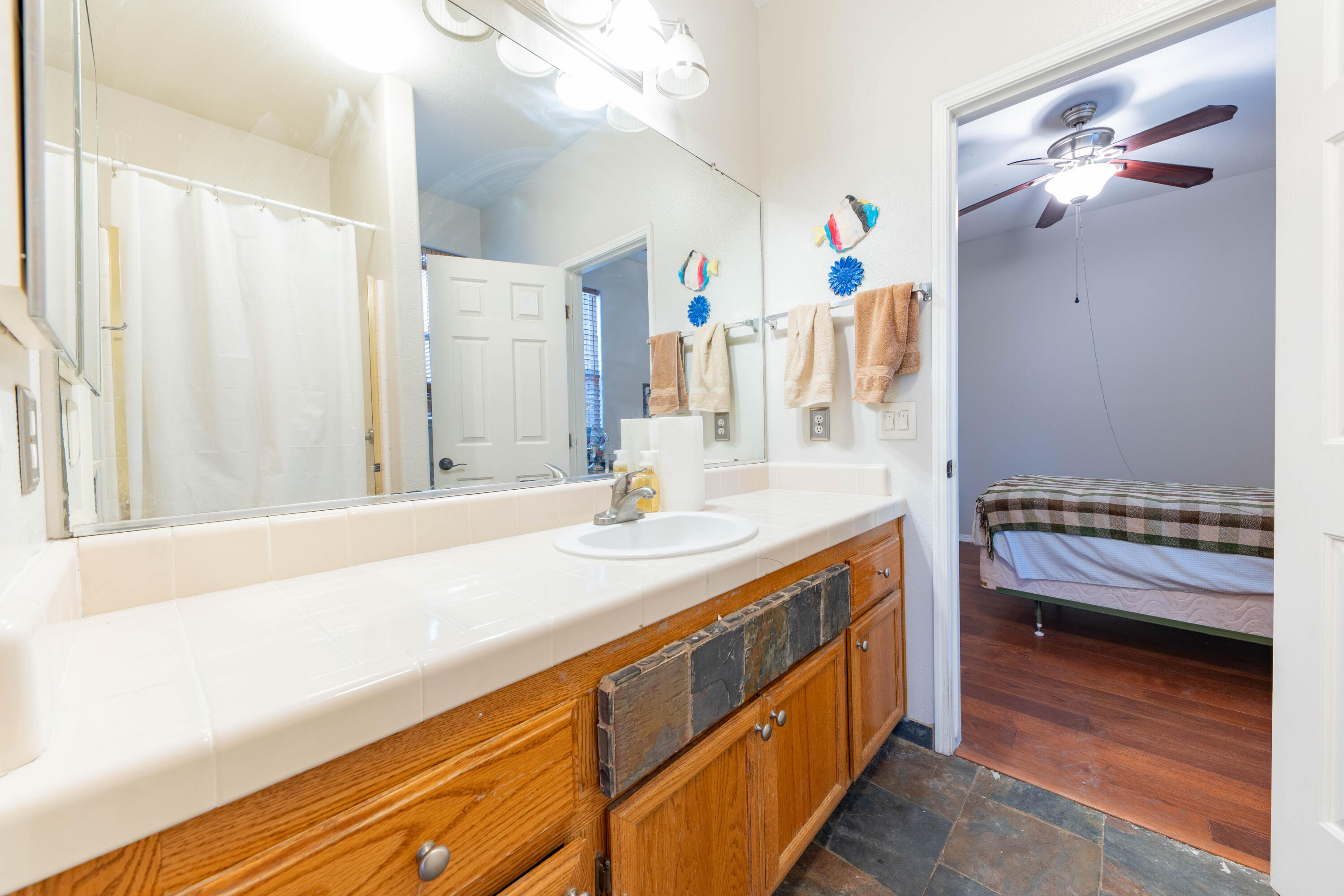 2059 W Cheryll Ct, Porterville, CA 93257
