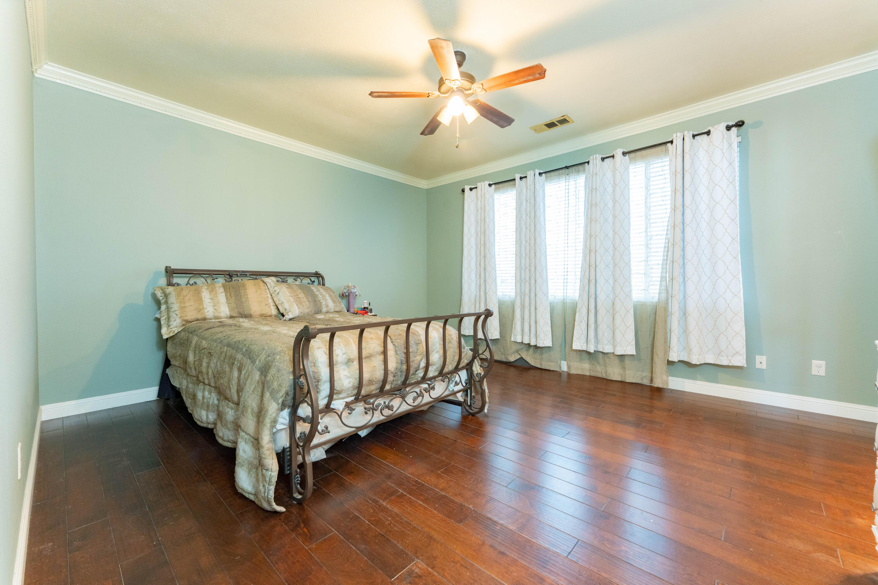 2059 W Cheryll Ct, Porterville, CA 93257