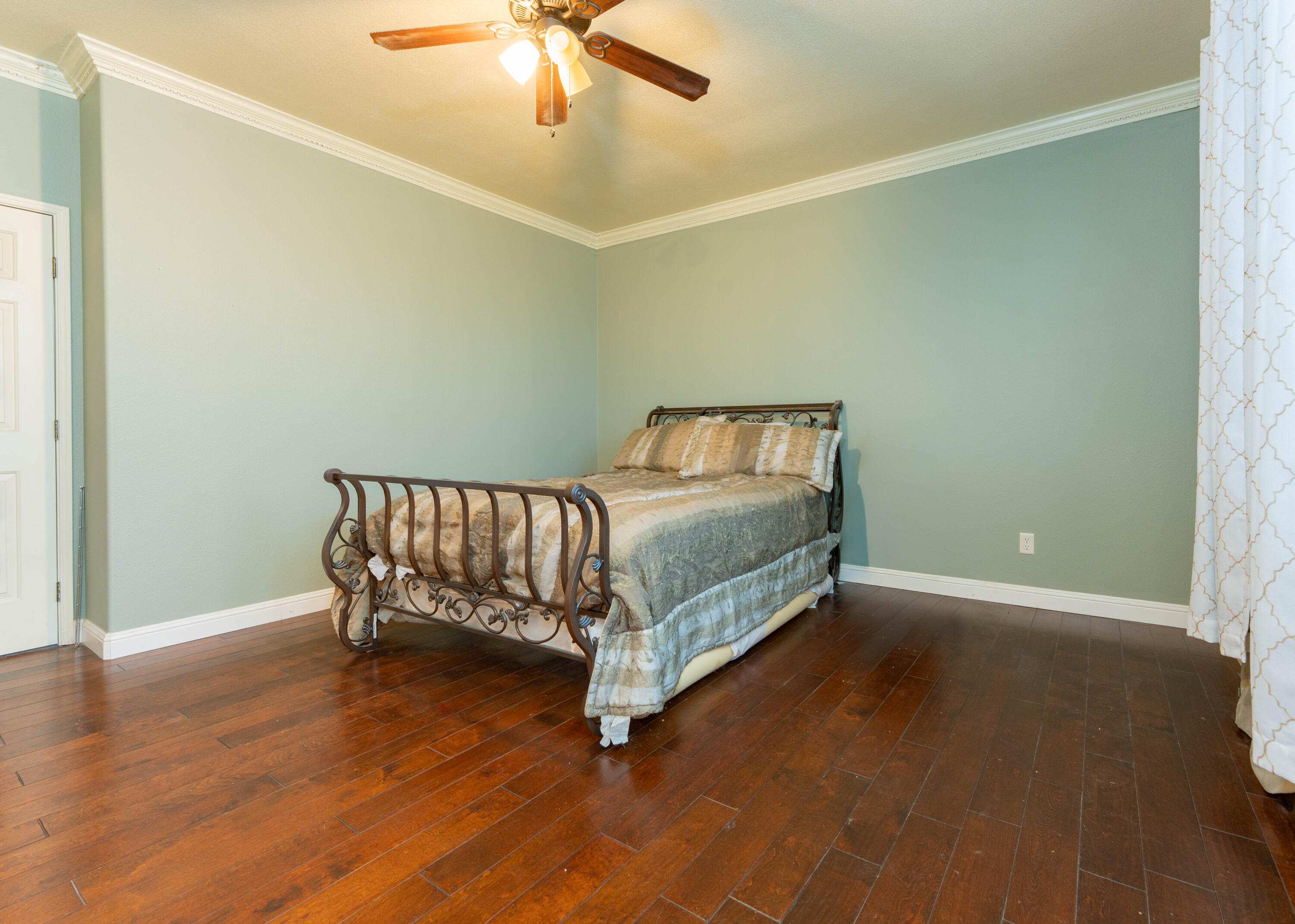 2059 W Cheryll Ct, Porterville, CA 93257