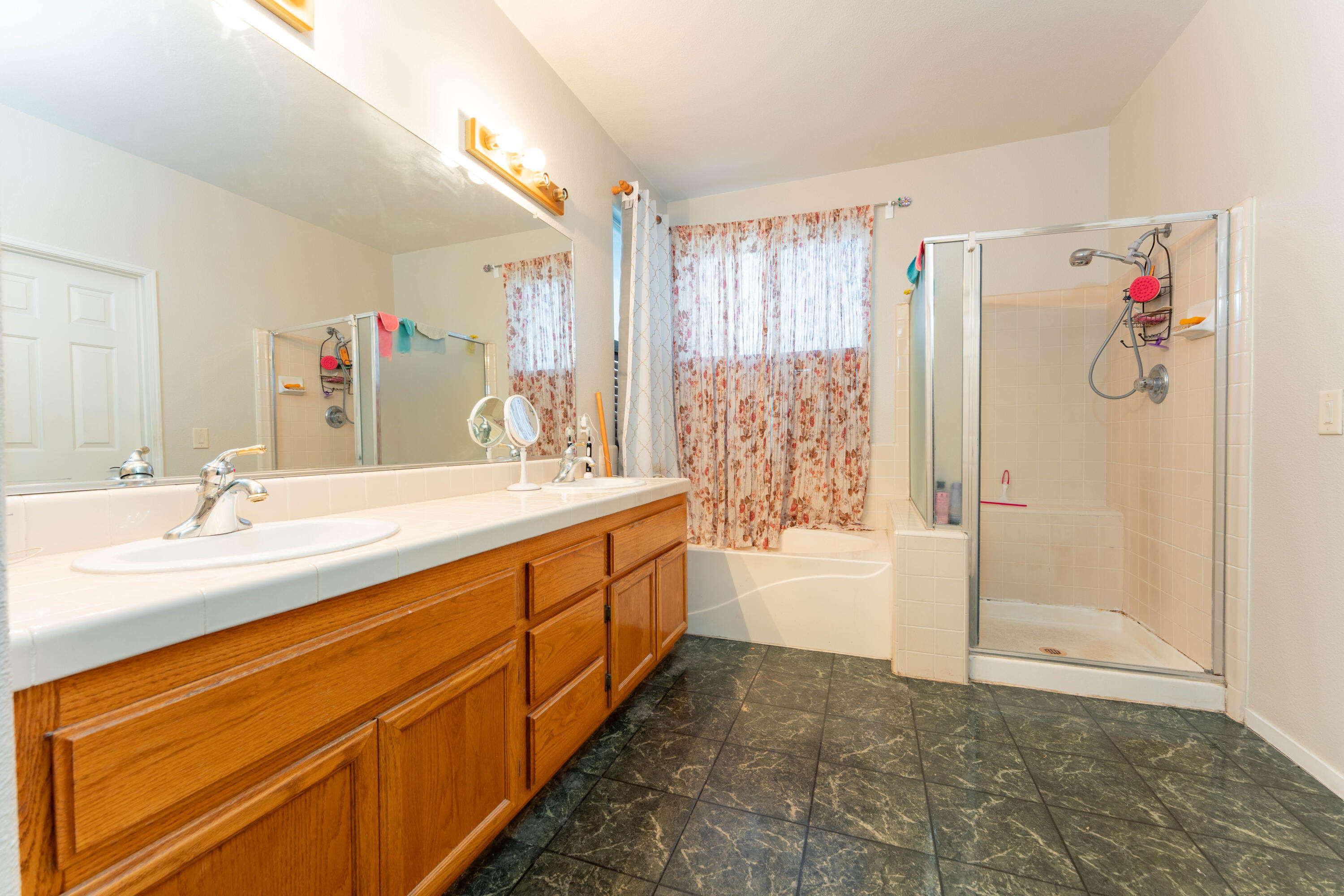 2059 W Cheryll Ct, Porterville, CA 93257