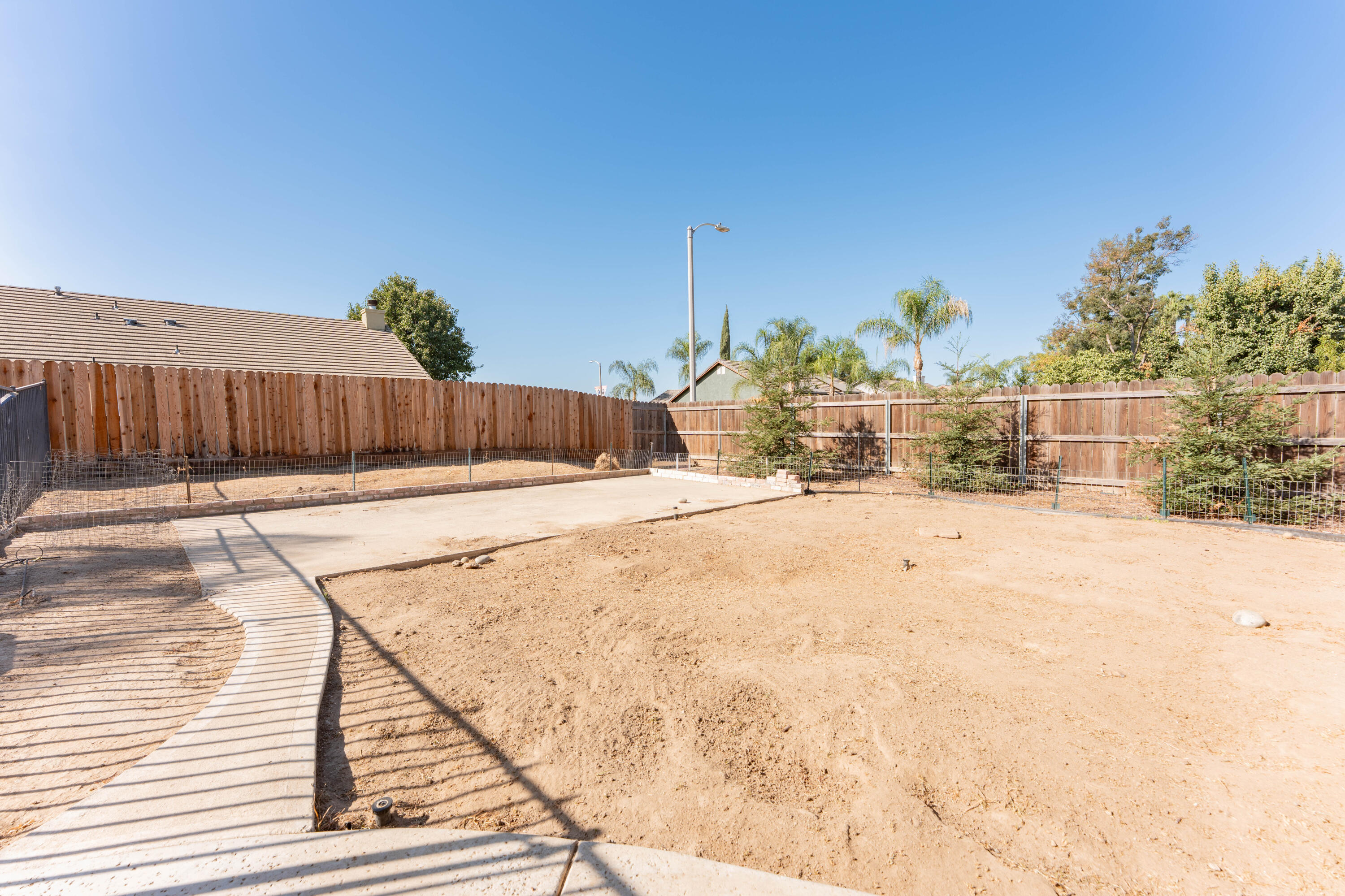 2059 W Cheryll Ct, Porterville, CA 93257