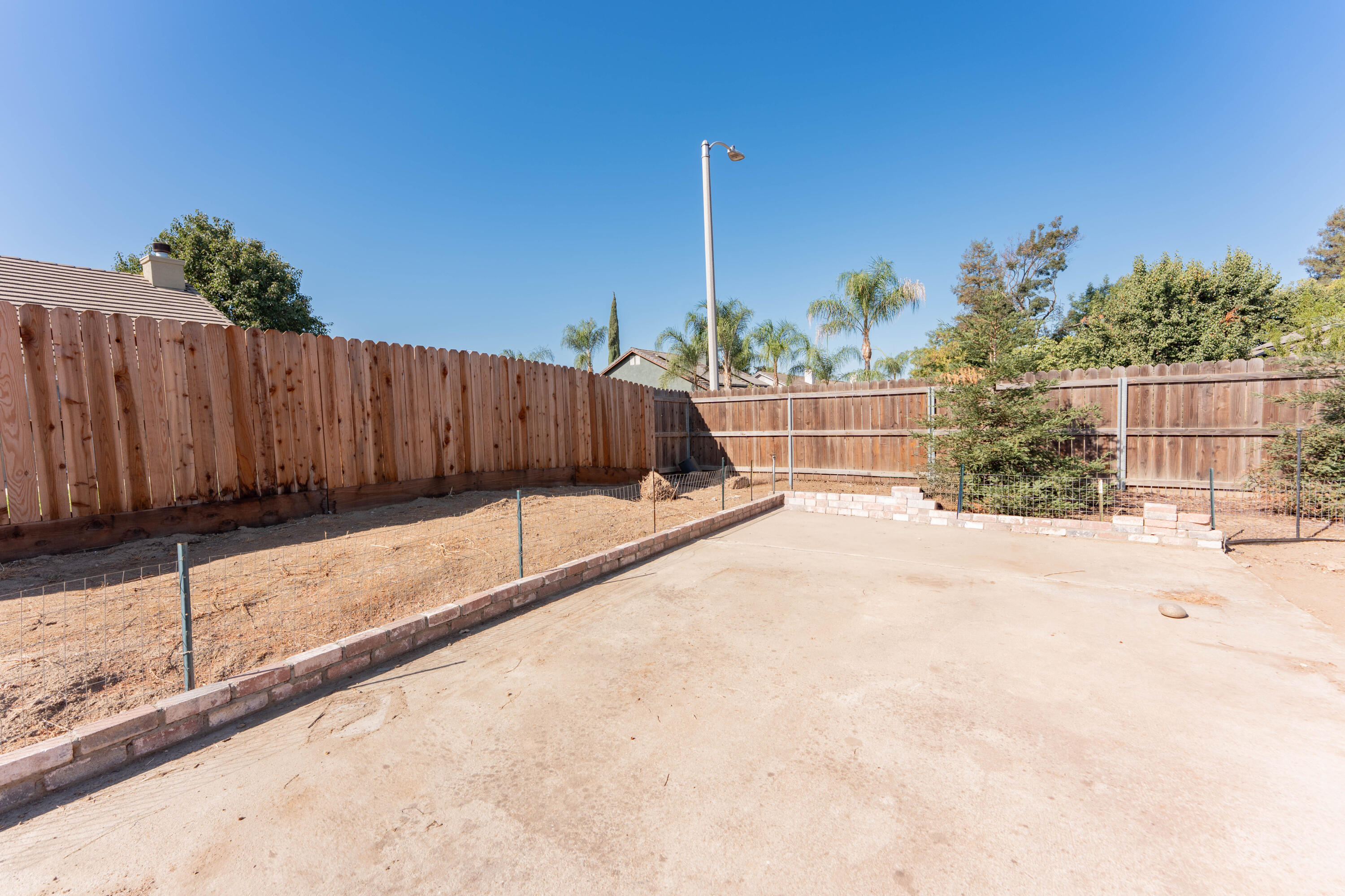 2059 W Cheryll Ct, Porterville, CA 93257