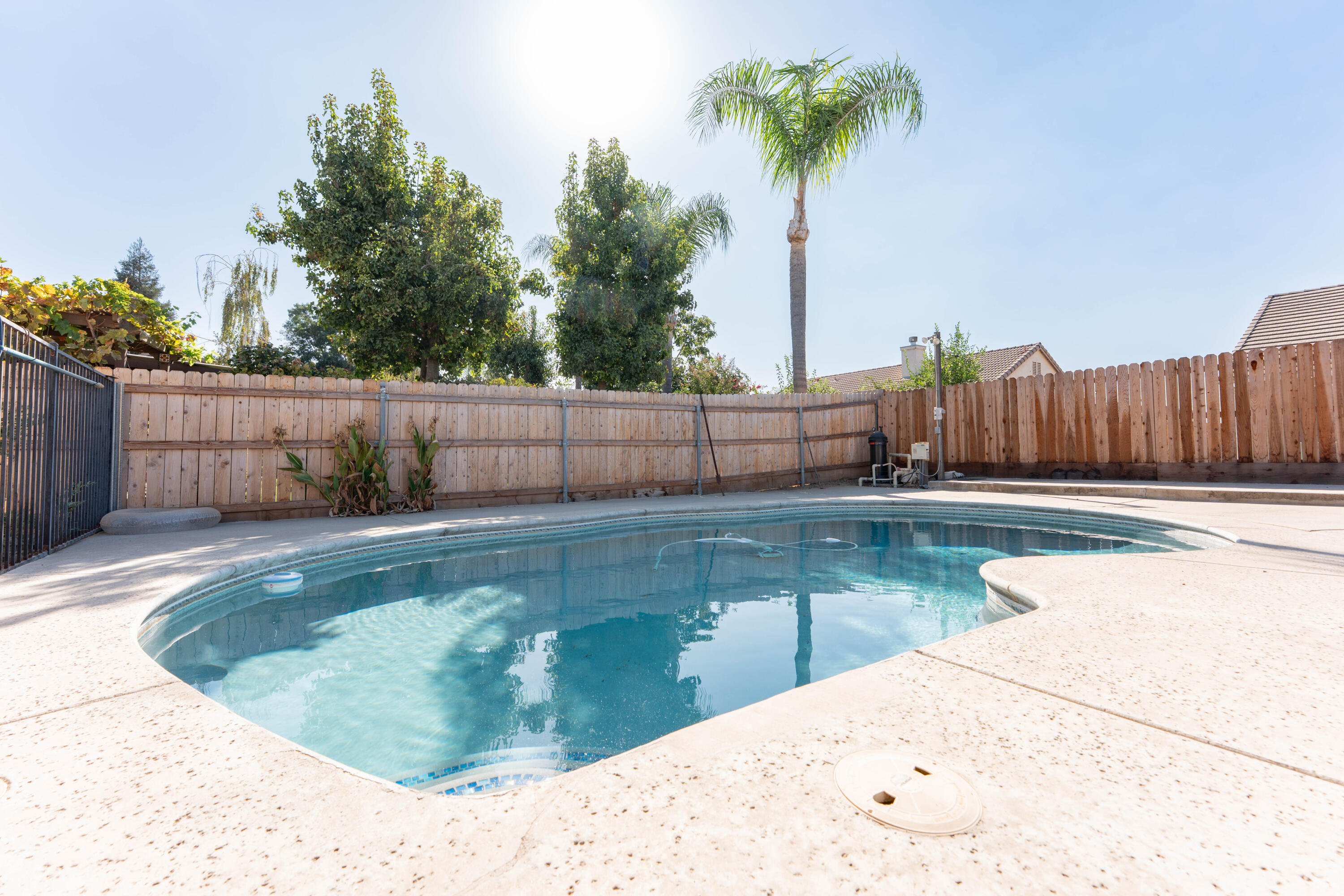 2059 W Cheryll Ct, Porterville, CA 93257