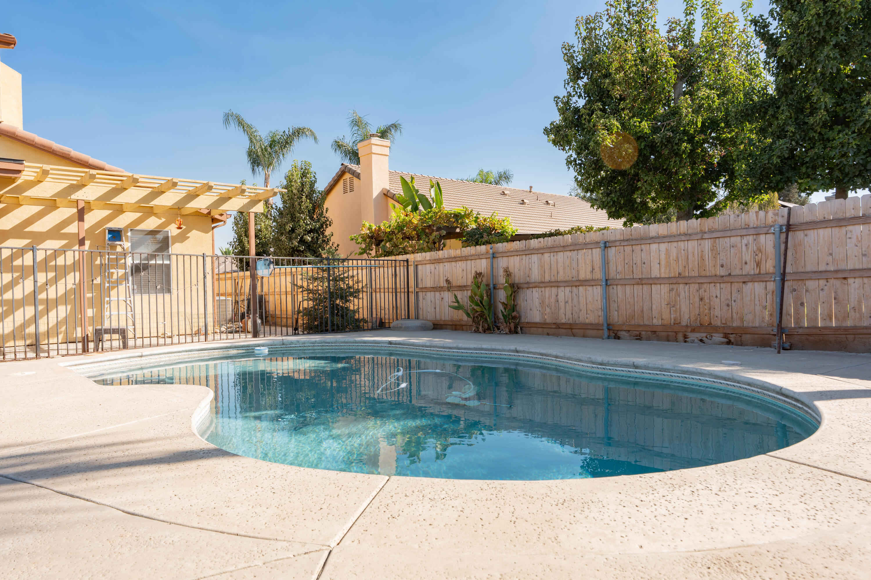 2059 W Cheryll Ct, Porterville, CA 93257