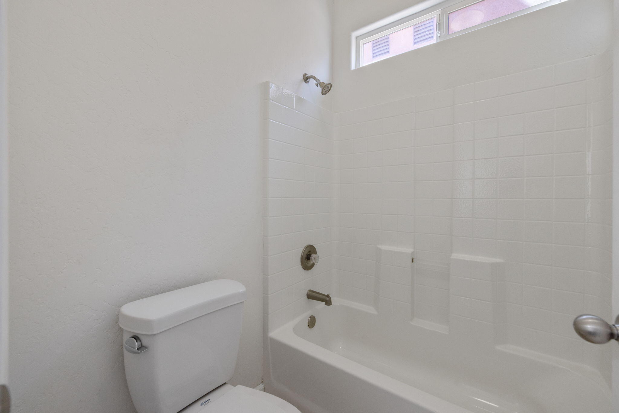 3125 W Stewart Ave, Visalia, CA 93291