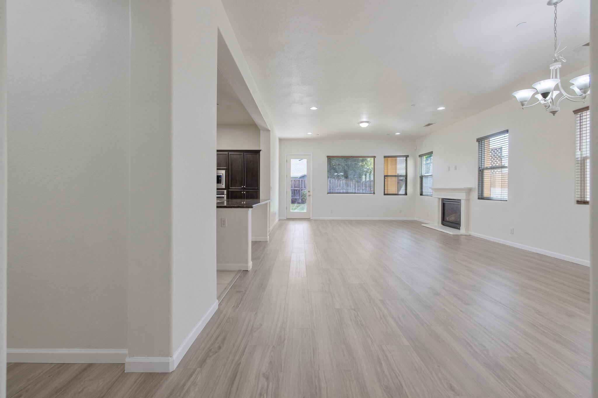 3125 W Stewart Ave, Visalia, CA 93291