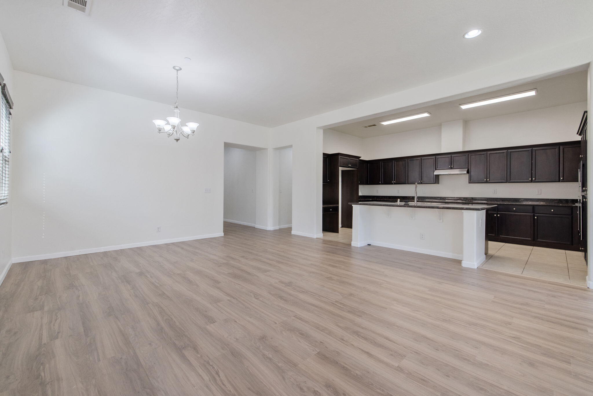 3125 W Stewart Ave, Visalia, CA 93291