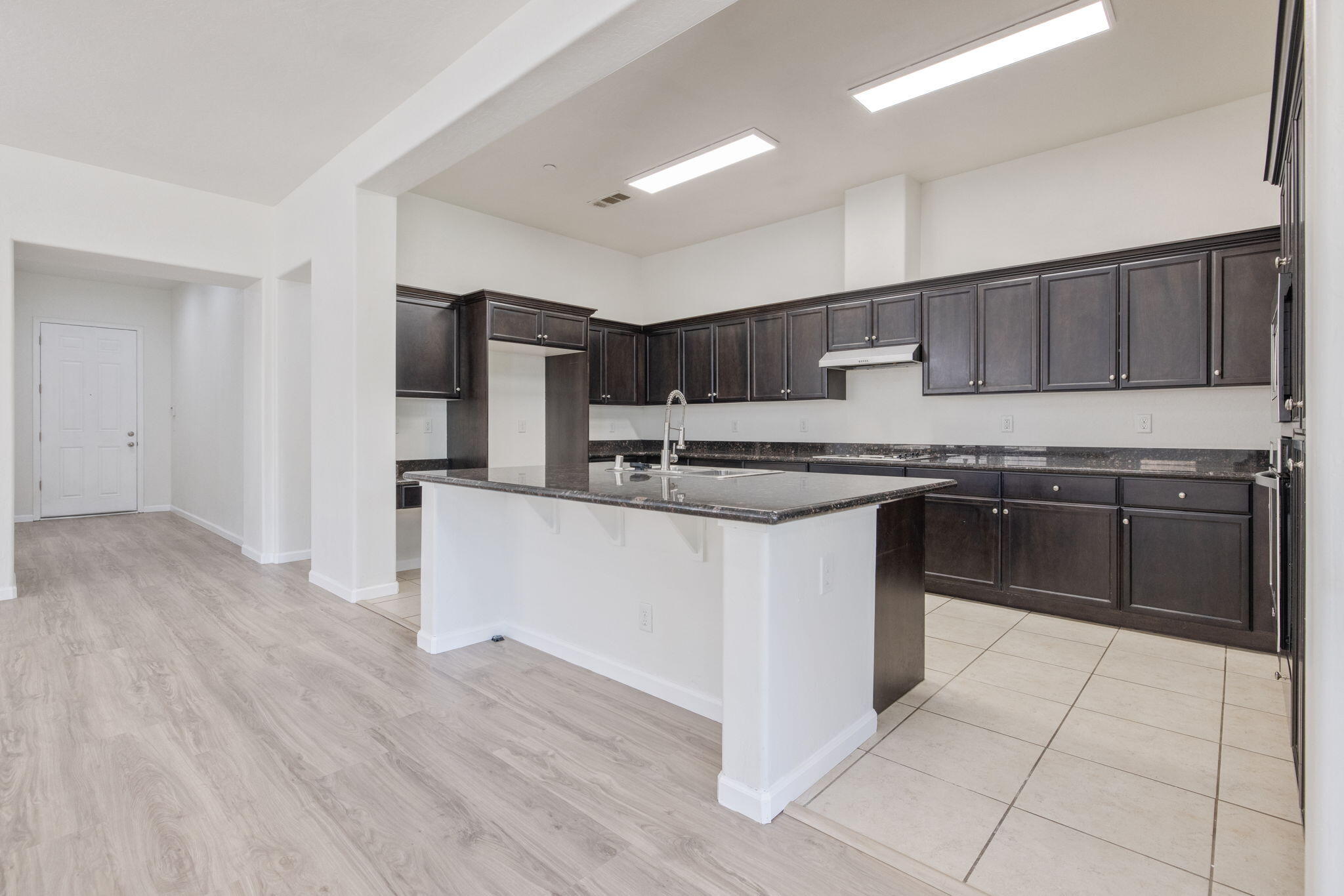 3125 W Stewart Ave, Visalia, CA 93291