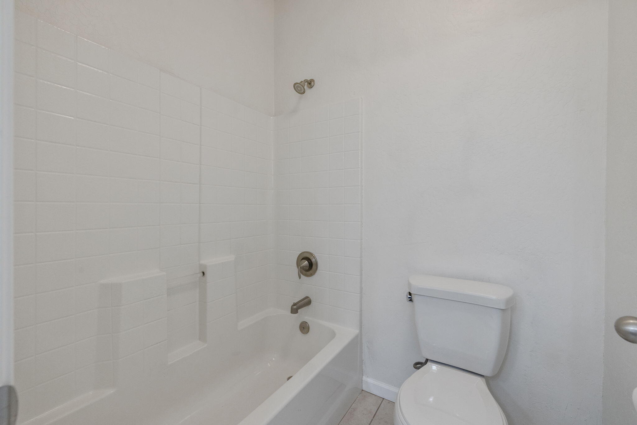 3125 W Stewart Ave, Visalia, CA 93291