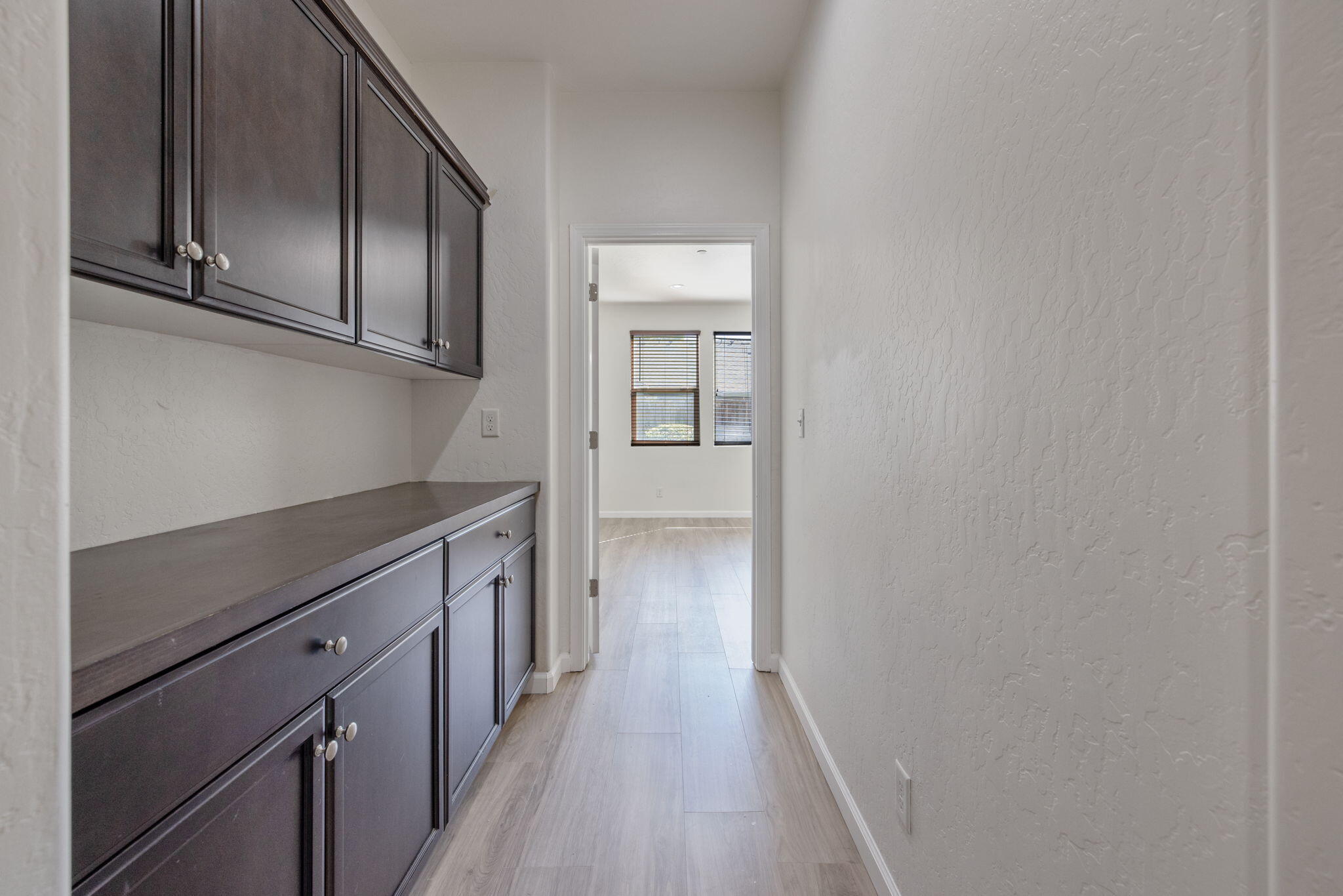 3125 W Stewart Ave, Visalia, CA 93291