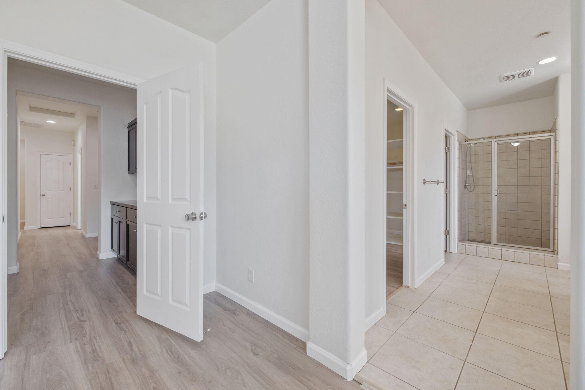 3125 W Stewart Ave, Visalia, CA 93291