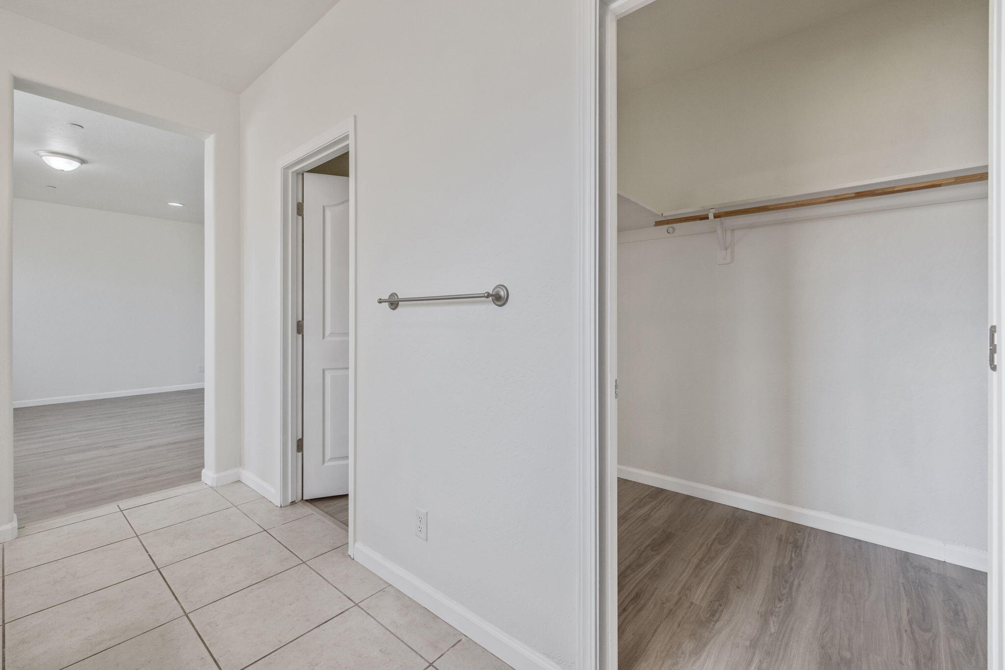 3125 W Stewart Ave, Visalia, CA 93291