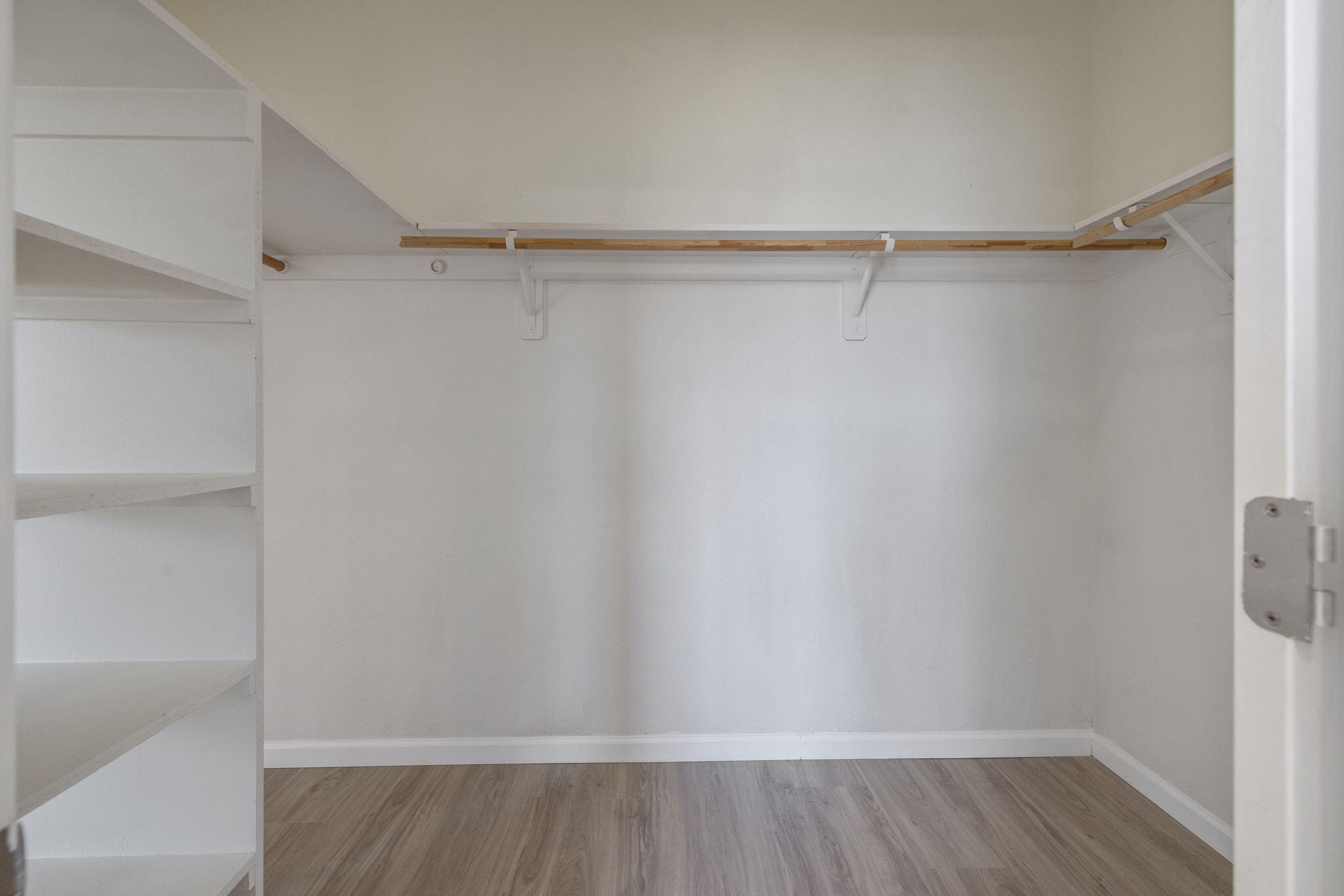 3125 W Stewart Ave, Visalia, CA 93291