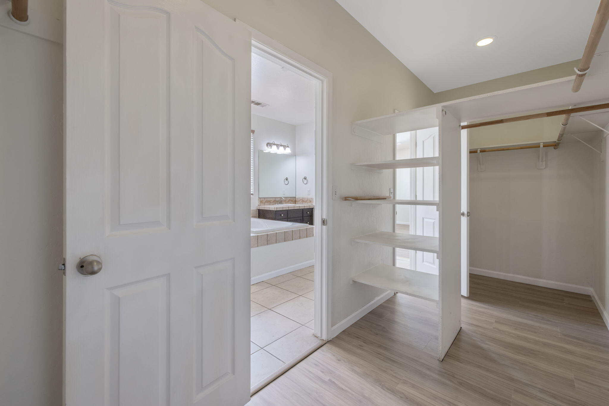 3125 W Stewart Ave, Visalia, CA 93291
