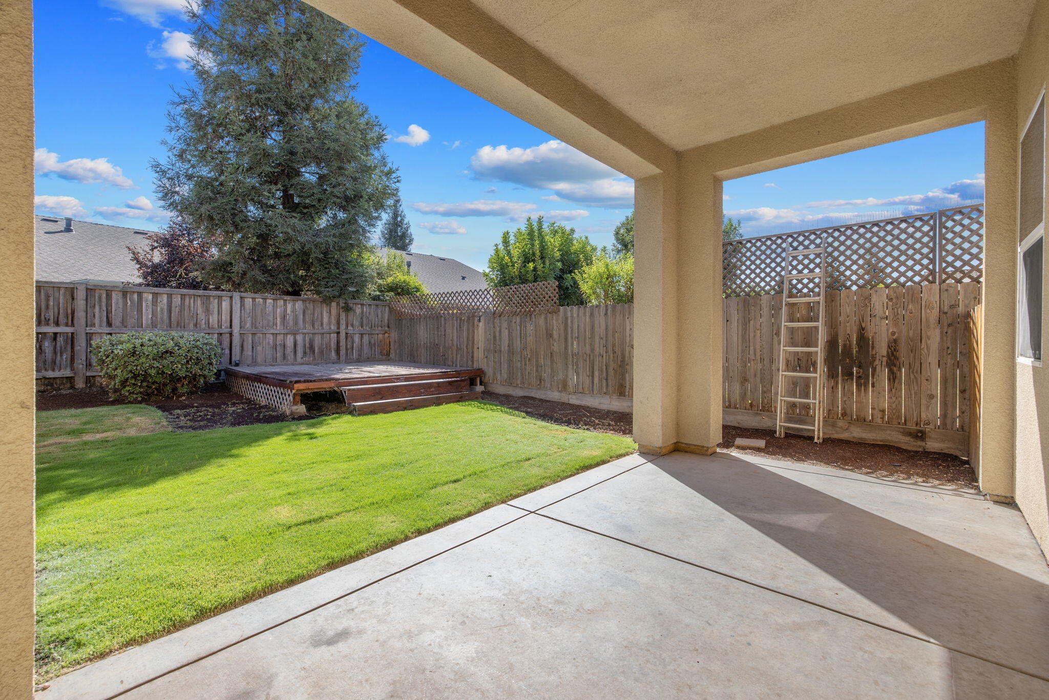 3125 W Stewart Ave, Visalia, CA 93291