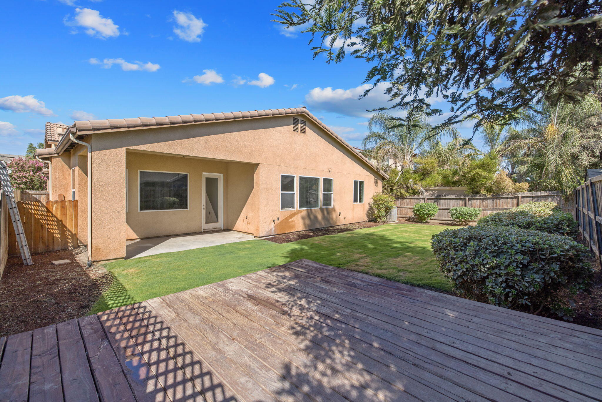 3125 W Stewart Ave, Visalia, CA 93291