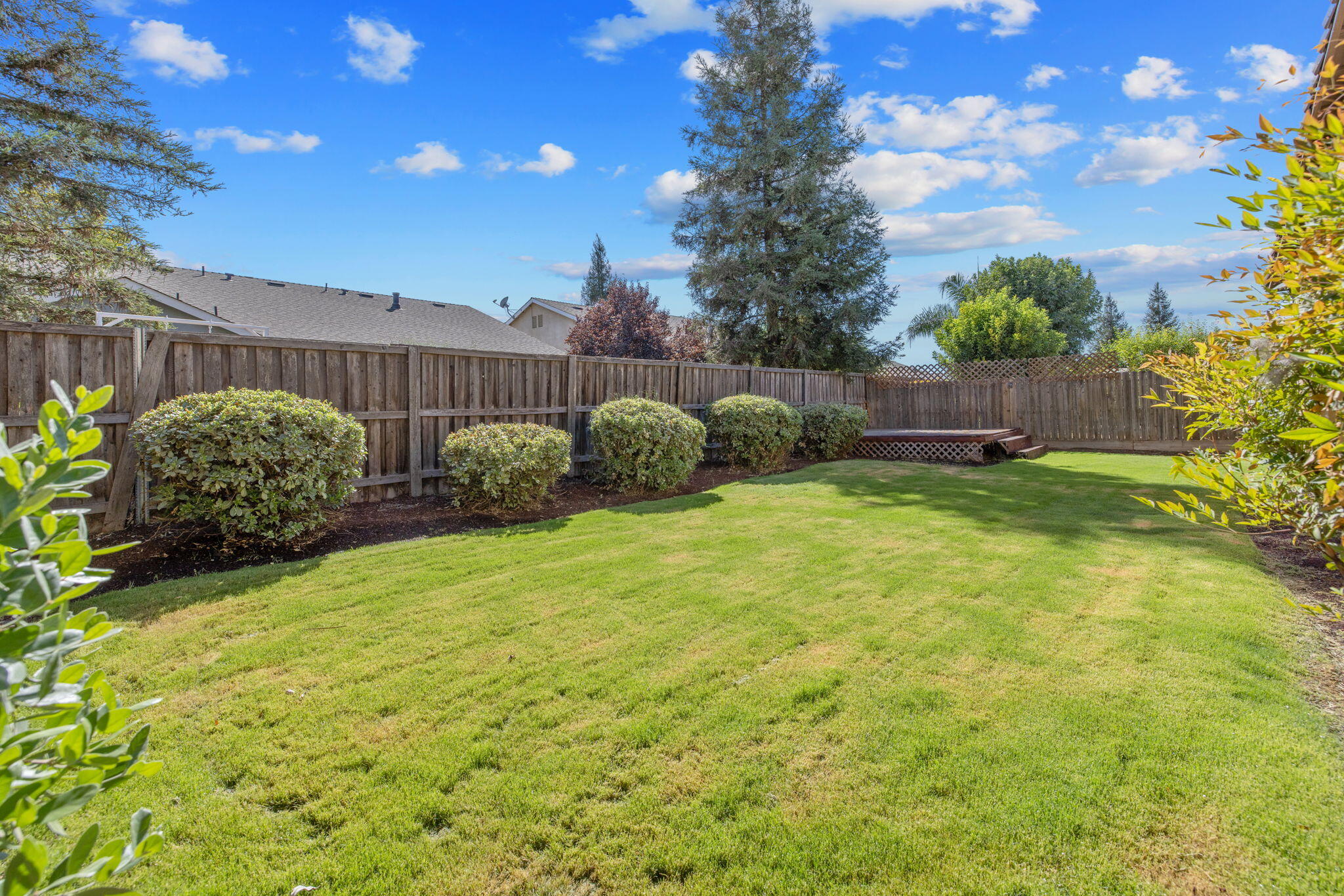 3125 W Stewart Ave, Visalia, CA 93291